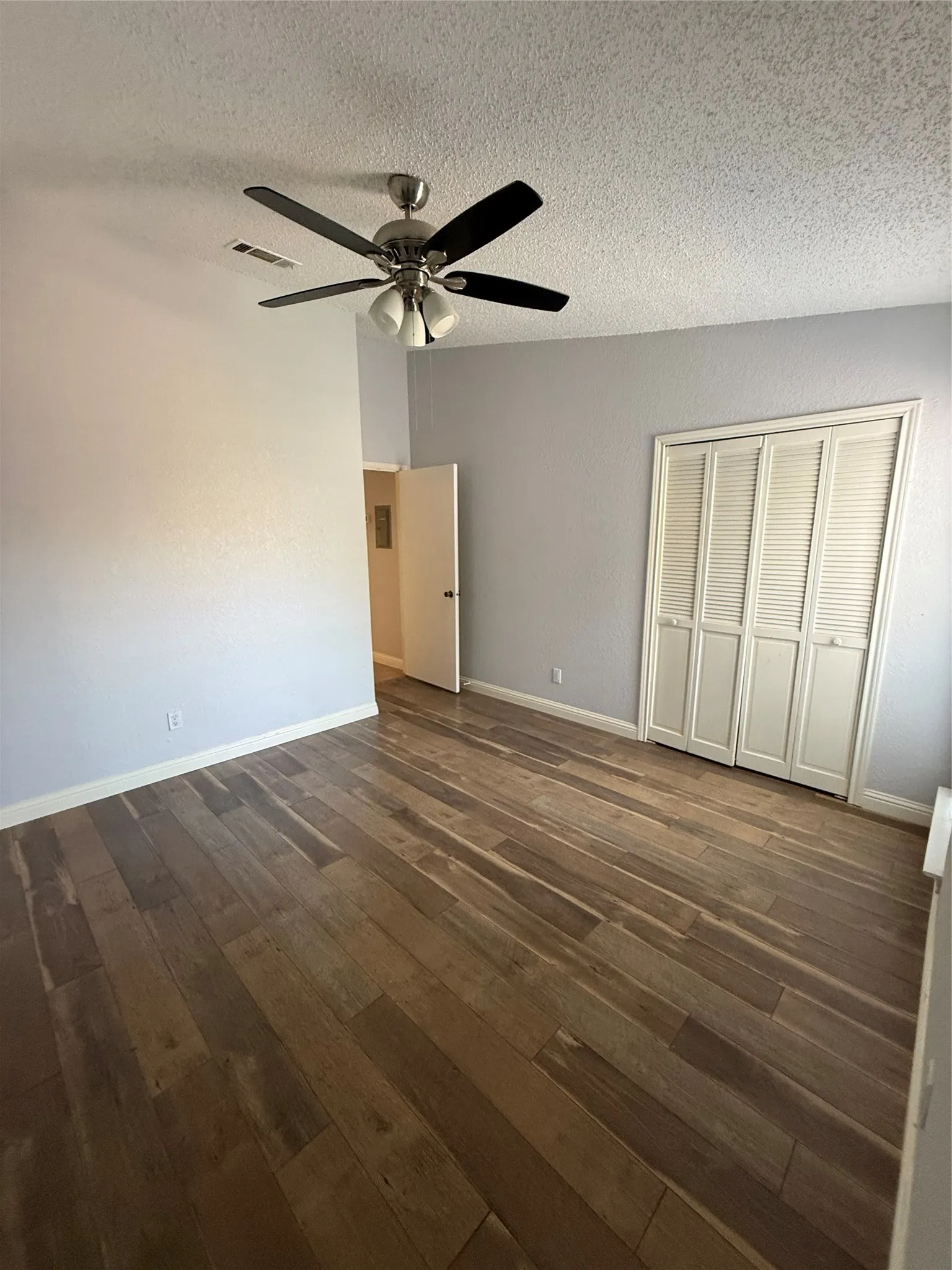 Condominium For Rent in Tarrant County , 2105 Maplewood Trail, Colleyville, Texas 76034, 2 Bedroom, 2 Bathroom, Garage spaces, 1,019 Sqft, built in 1984, mls#21349292, Real Estate Agent in Colleyville, Homes For Rent in Tarrant county, Homes For Rent in Colleyville, Realtor in Colleyville Texas, Real Estate Brokerage Independent Realty Texas, Luminita Cordes Realtor
