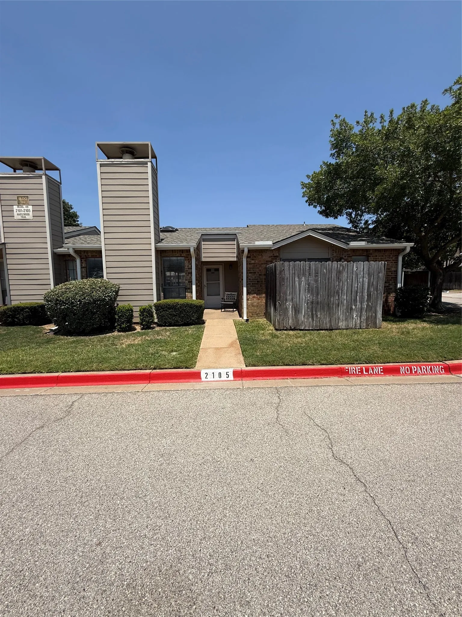 Condominium For Rent in Tarrant County , 2105 Maplewood Trail, Colleyville, Texas 76034, 2 Bedroom, 2 Bathroom, Garage spaces, 1,019 Sqft, built in 1984, mls#21349292, Real Estate Agent in Colleyville, Homes For Rent in Tarrant county, Homes For Rent in Colleyville, Realtor in Colleyville Texas, Real Estate Brokerage Independent Realty Texas, Luminita Cordes Realtor