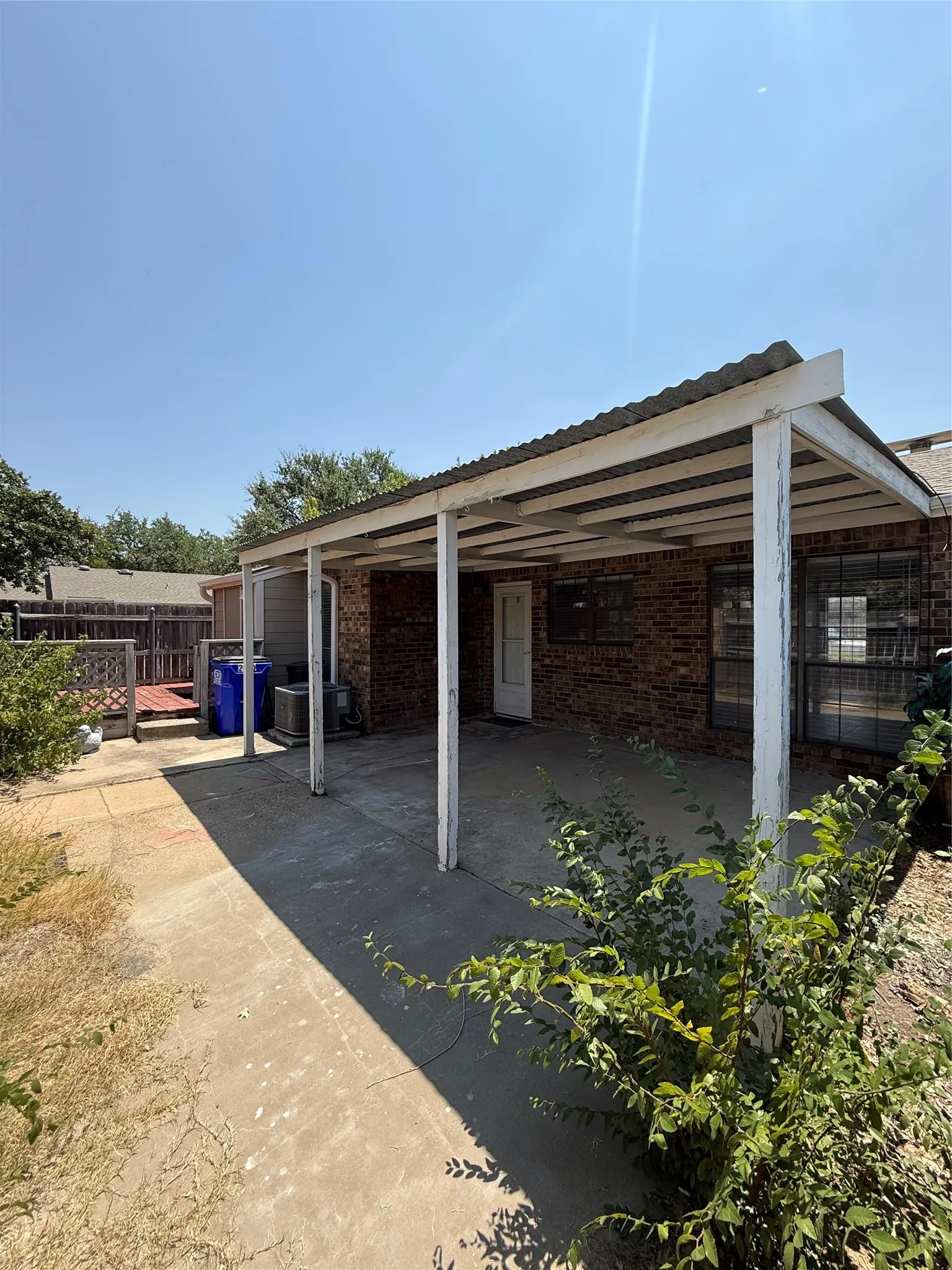 Condominium For Rent in Tarrant County , 2105 Maplewood Trail, Colleyville, Texas 76034, 2 Bedroom, 2 Bathroom, Garage spaces, 1,019 Sqft, built in 1984, mls#21349292, Real Estate Agent in Colleyville, Homes For Rent in Tarrant county, Homes For Rent in Colleyville, Realtor in Colleyville Texas, Real Estate Brokerage Independent Realty Texas, Luminita Cordes Realtor
