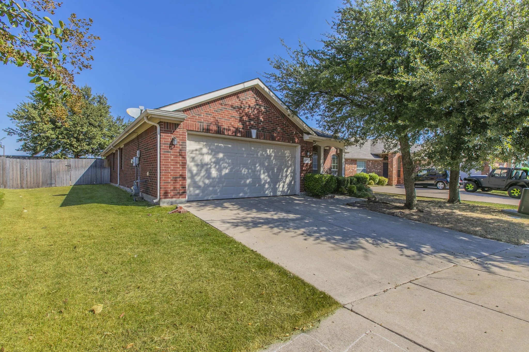 Single Family Residence For Sale in Tarrant County , 6717 Dream Dust Drive, North Richland Hills, Texas 76180, 3 Bedroom, 2 Bathroom, 2 Garage spaces, 1,808 Sqft, built in 2004, mls#21348526, Real Estate Agent in North Richland Hills, Homes For Sale in Tarrant county, Homes For Sale in North Richland Hills, Realtor in North Richland Hills Texas, Real Estate Brokerage Independent Realty Texas, Luminita Cordes Realtor