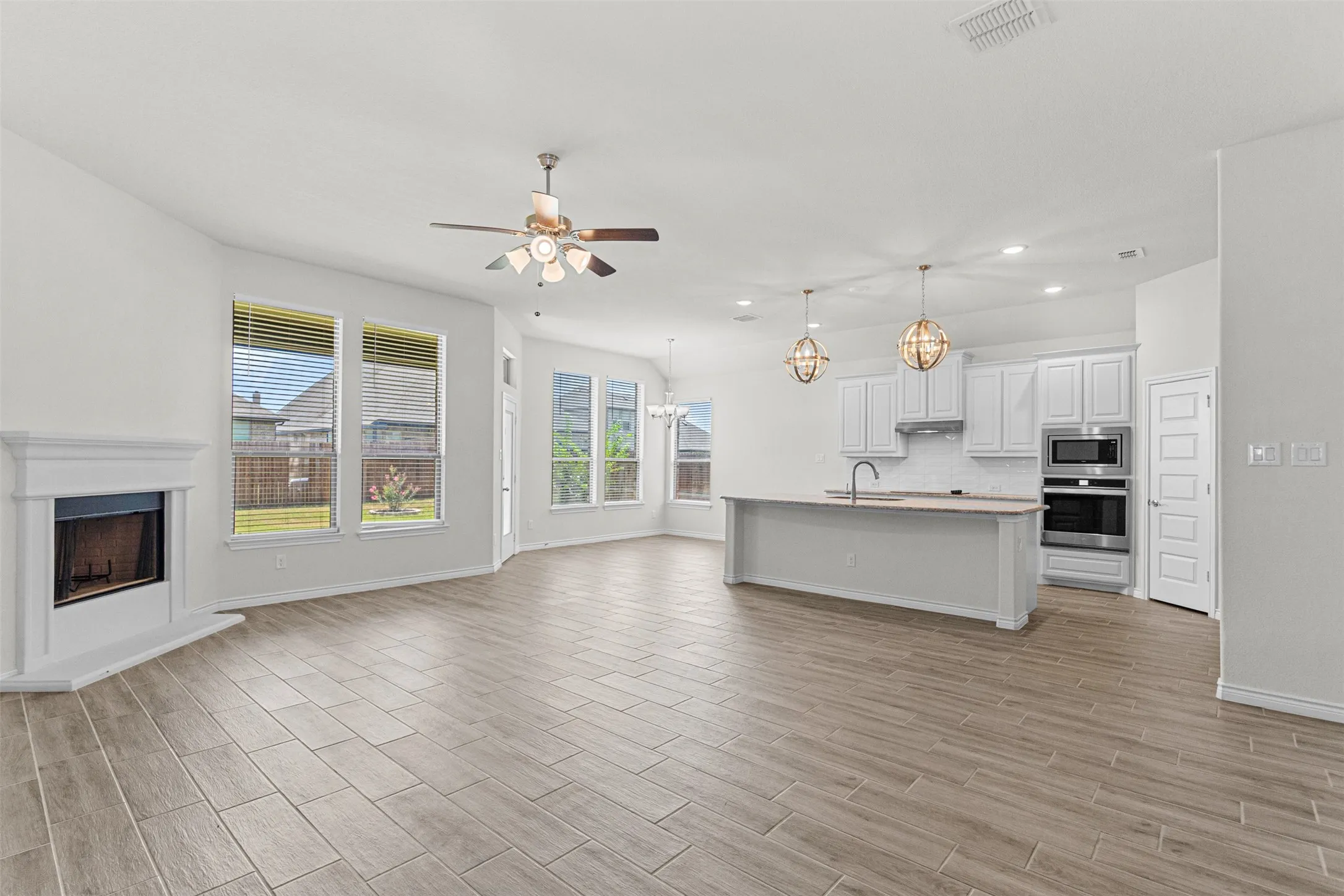 Single Family Residence For Sale in Johnson County , 112 Mockingbird Hill Drive, Joshua, Texas 76058, 4 Bedroom, 2 Bathroom, 2 Garage spaces, 2,273 Sqft, built in 2022, mls#21347149, Real Estate Agent in Joshua, Homes For Sale in Johnson county, Homes For Sale in Joshua, Realtor in Joshua Texas, Real Estate Brokerage Independent Realty Texas, Luminita Cordes Realtor