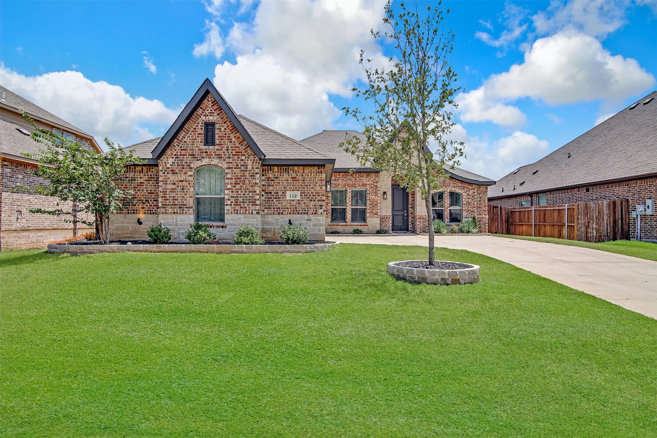 Single Family Residence For Sale in Johnson County , 112 Mockingbird Hill Drive, Joshua, Texas 76058, 4 Bedroom, 2 Bathroom, 2 Garage spaces, 2,273 Sqft, built in 2022, mls#21347149, Real Estate Agent in Joshua, Homes For Sale in Johnson county, Homes For Sale in Joshua, Realtor in Joshua Texas, Real Estate Brokerage Independent Realty Texas, Luminita Cordes Realtor