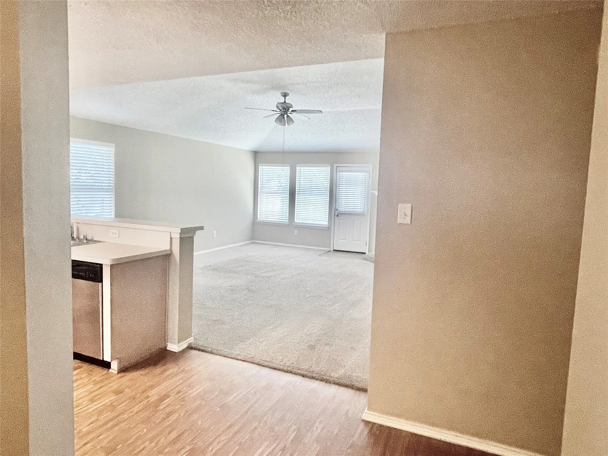 Single Family Residence For Rent in Denton County , 1308 Wenatchee Drive, Krum, Texas 76249, 3 Bedroom, 2 Bathroom, 2 Garage spaces, 1,618 Sqft, built in 2002, mls#21349298, Real Estate Agent in Krum, Homes For Rent in Denton county, Homes For Rent in Krum, Realtor in Krum Texas, Real Estate Brokerage Independent Realty Texas, Luminita Cordes Realtor