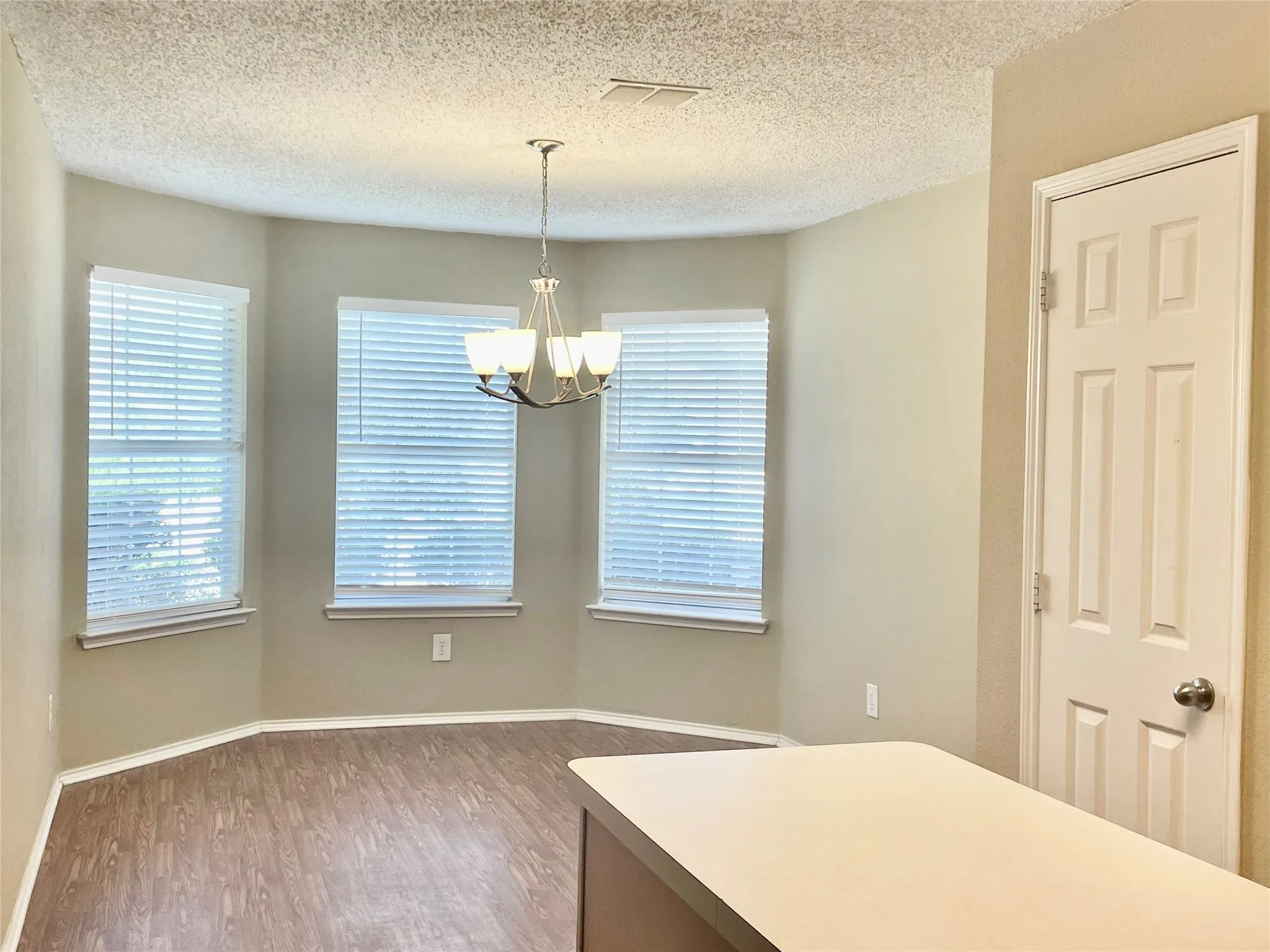 Single Family Residence For Rent in Denton County , 1308 Wenatchee Drive, Krum, Texas 76249, 3 Bedroom, 2 Bathroom, 2 Garage spaces, 1,618 Sqft, built in 2002, mls#21349298, Real Estate Agent in Krum, Homes For Rent in Denton county, Homes For Rent in Krum, Realtor in Krum Texas, Real Estate Brokerage Independent Realty Texas, Luminita Cordes Realtor