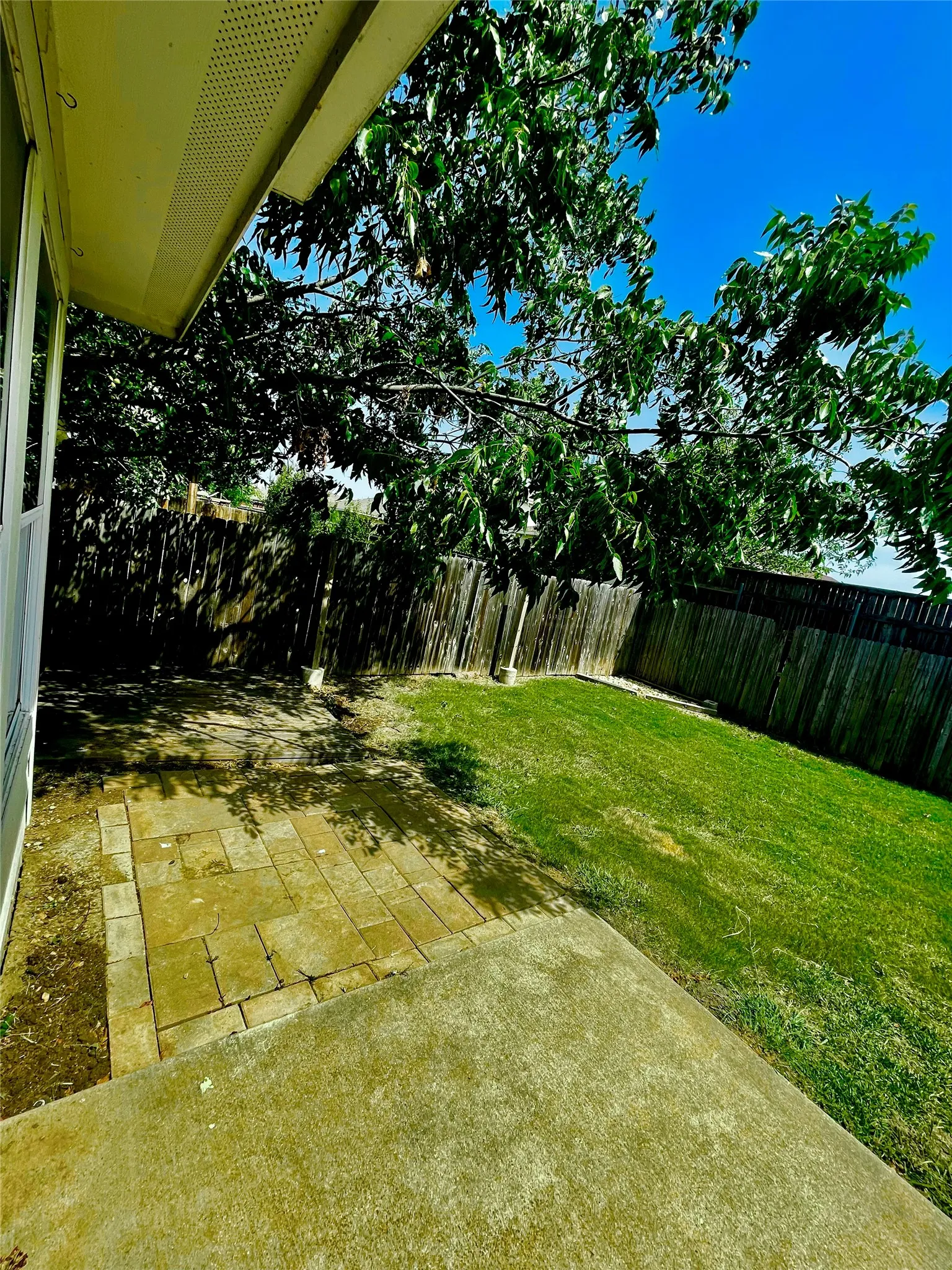 Single Family Residence For Rent in Denton County , 1308 Wenatchee Drive, Krum, Texas 76249, 3 Bedroom, 2 Bathroom, 2 Garage spaces, 1,618 Sqft, built in 2002, mls#21349298, Real Estate Agent in Krum, Homes For Rent in Denton county, Homes For Rent in Krum, Realtor in Krum Texas, Real Estate Brokerage Independent Realty Texas, Luminita Cordes Realtor
