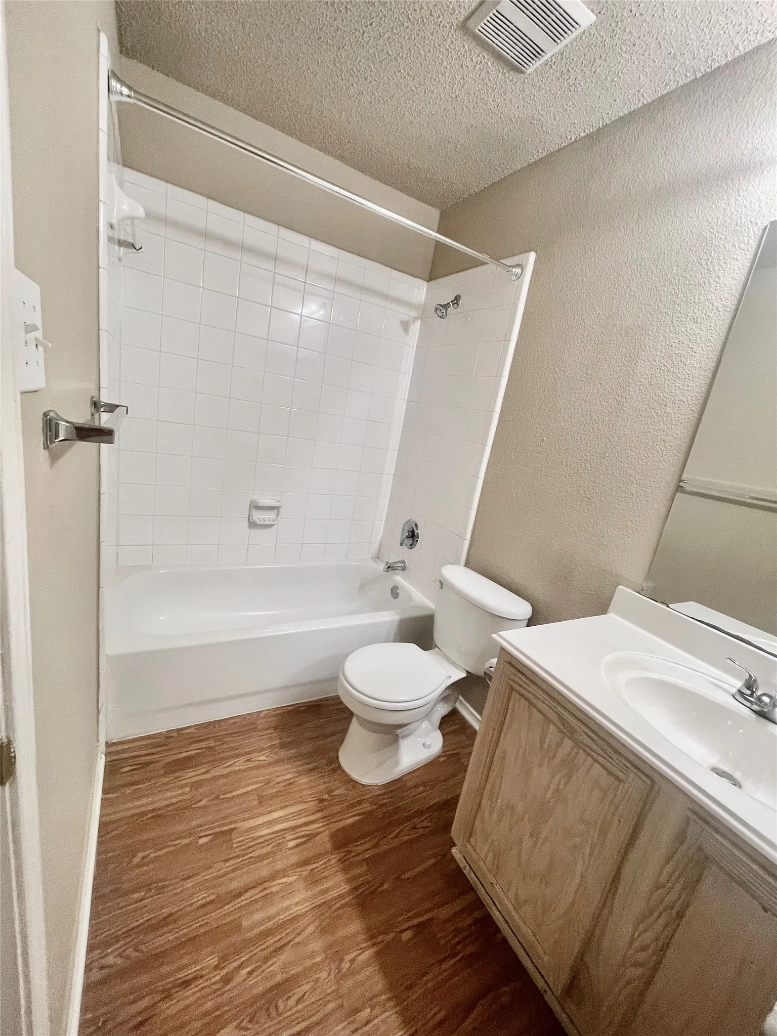 Single Family Residence For Rent in Denton County , 1308 Wenatchee Drive, Krum, Texas 76249, 3 Bedroom, 2 Bathroom, 2 Garage spaces, 1,618 Sqft, built in 2002, mls#21349298, Real Estate Agent in Krum, Homes For Rent in Denton county, Homes For Rent in Krum, Realtor in Krum Texas, Real Estate Brokerage Independent Realty Texas, Luminita Cordes Realtor