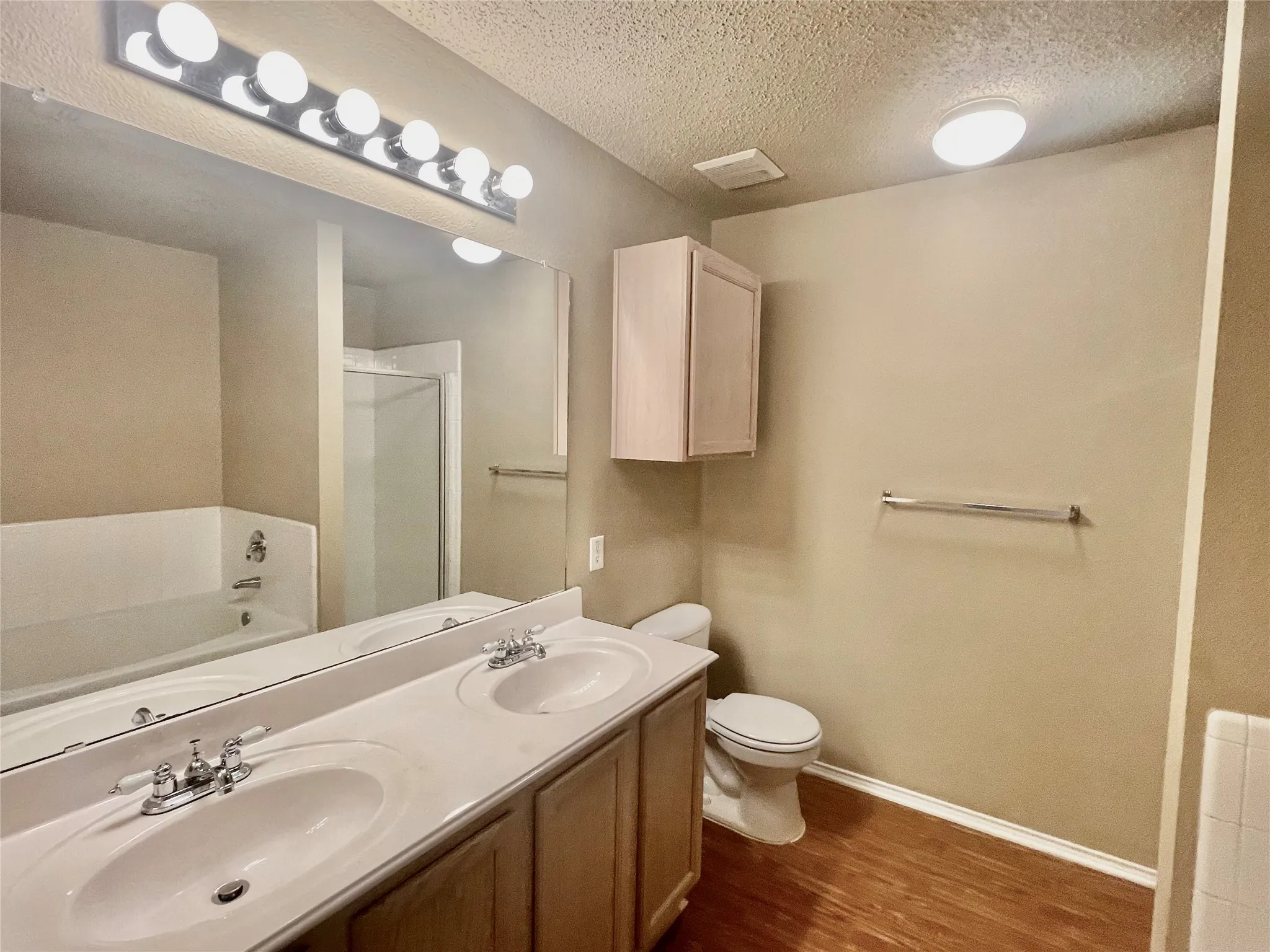 Single Family Residence For Rent in Denton County , 1308 Wenatchee Drive, Krum, Texas 76249, 3 Bedroom, 2 Bathroom, 2 Garage spaces, 1,618 Sqft, built in 2002, mls#21349298, Real Estate Agent in Krum, Homes For Rent in Denton county, Homes For Rent in Krum, Realtor in Krum Texas, Real Estate Brokerage Independent Realty Texas, Luminita Cordes Realtor
