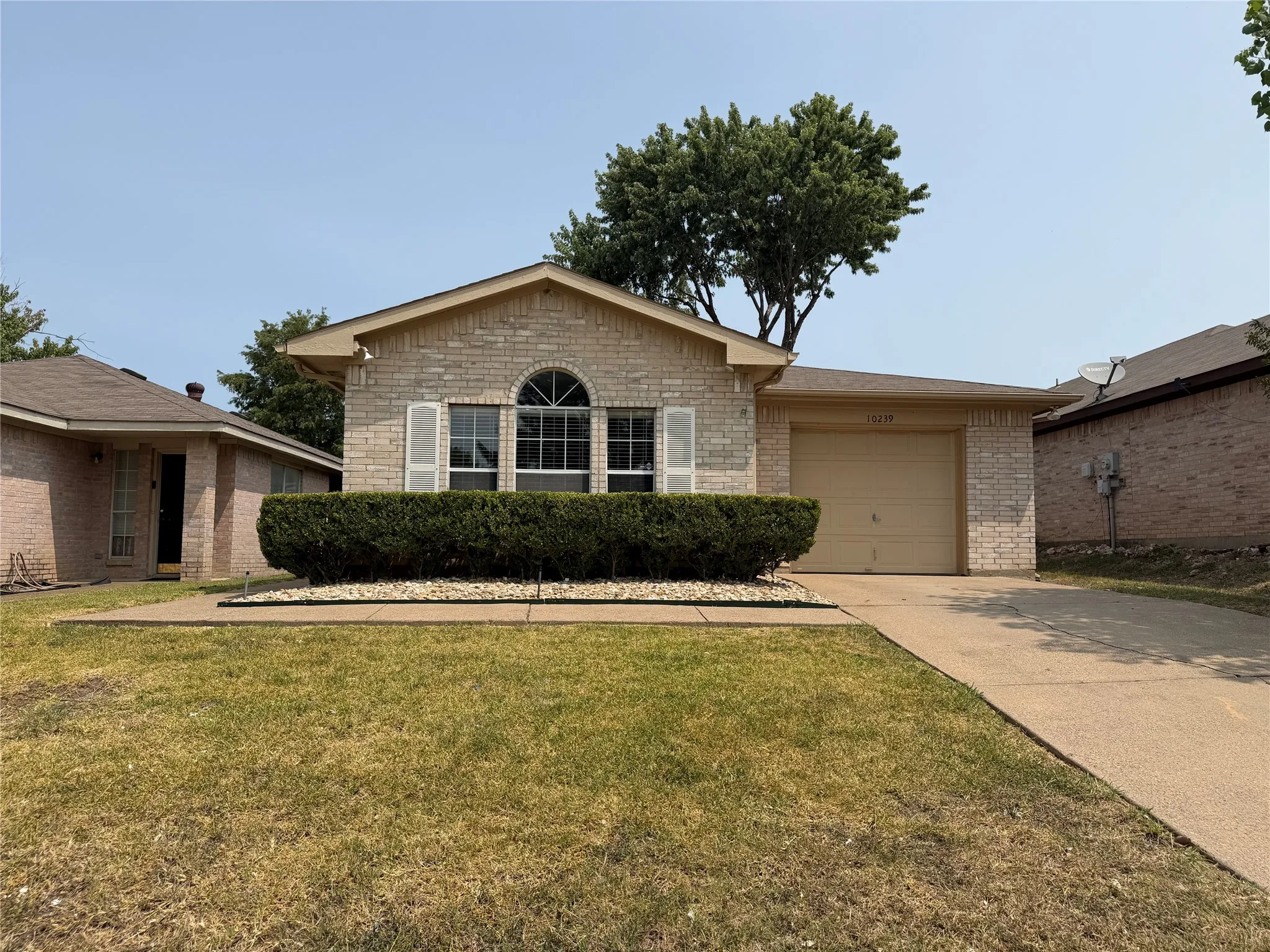 Single Family Residence For Rent in Dallas County , 10239 Blackjack Oaks Drive, Dallas, Texas 75227, 3 Bedroom, 2 Bathroom, 1 Garage spaces, 1,259 Sqft, built in 1999, mls#21349303, Real Estate Agent in Dallas, Homes For Rent in Dallas county, Homes For Rent in Dallas, Realtor in Dallas Texas, Real Estate Brokerage Independent Realty Texas, Luminita Cordes Realtor