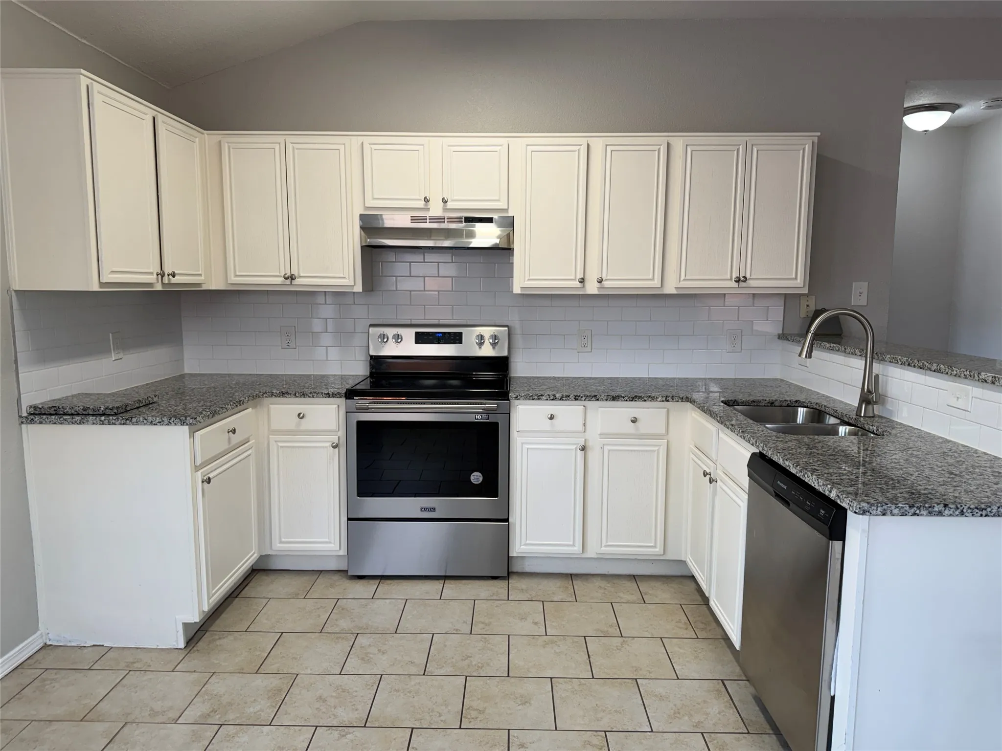 Single Family Residence For Rent in Dallas County , 10239 Blackjack Oaks Drive, Dallas, Texas 75227, 3 Bedroom, 2 Bathroom, 1 Garage spaces, 1,259 Sqft, built in 1999, mls#21349303, Real Estate Agent in Dallas, Homes For Rent in Dallas county, Homes For Rent in Dallas, Realtor in Dallas Texas, Real Estate Brokerage Independent Realty Texas, Luminita Cordes Realtor