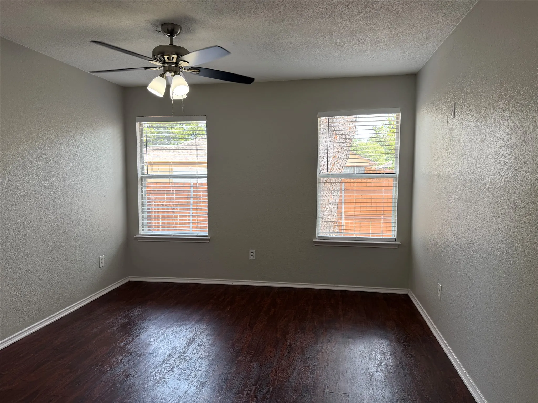 Single Family Residence For Rent in Dallas County , 10239 Blackjack Oaks Drive, Dallas, Texas 75227, 3 Bedroom, 2 Bathroom, 1 Garage spaces, 1,259 Sqft, built in 1999, mls#21349303, Real Estate Agent in Dallas, Homes For Rent in Dallas county, Homes For Rent in Dallas, Realtor in Dallas Texas, Real Estate Brokerage Independent Realty Texas, Luminita Cordes Realtor