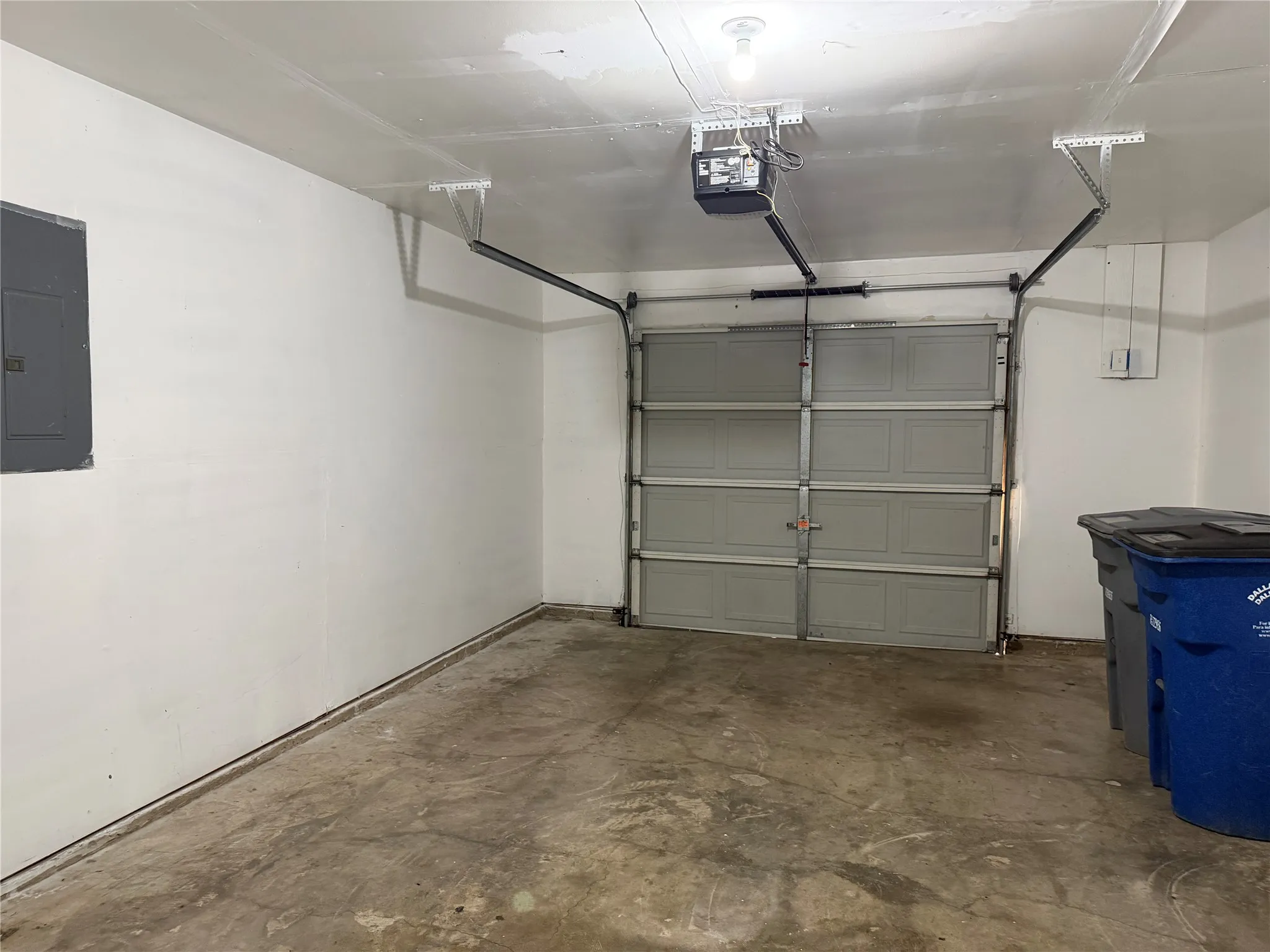 Single Family Residence For Rent in Dallas County , 10239 Blackjack Oaks Drive, Dallas, Texas 75227, 3 Bedroom, 2 Bathroom, 1 Garage spaces, 1,259 Sqft, built in 1999, mls#21349303, Real Estate Agent in Dallas, Homes For Rent in Dallas county, Homes For Rent in Dallas, Realtor in Dallas Texas, Real Estate Brokerage Independent Realty Texas, Luminita Cordes Realtor
