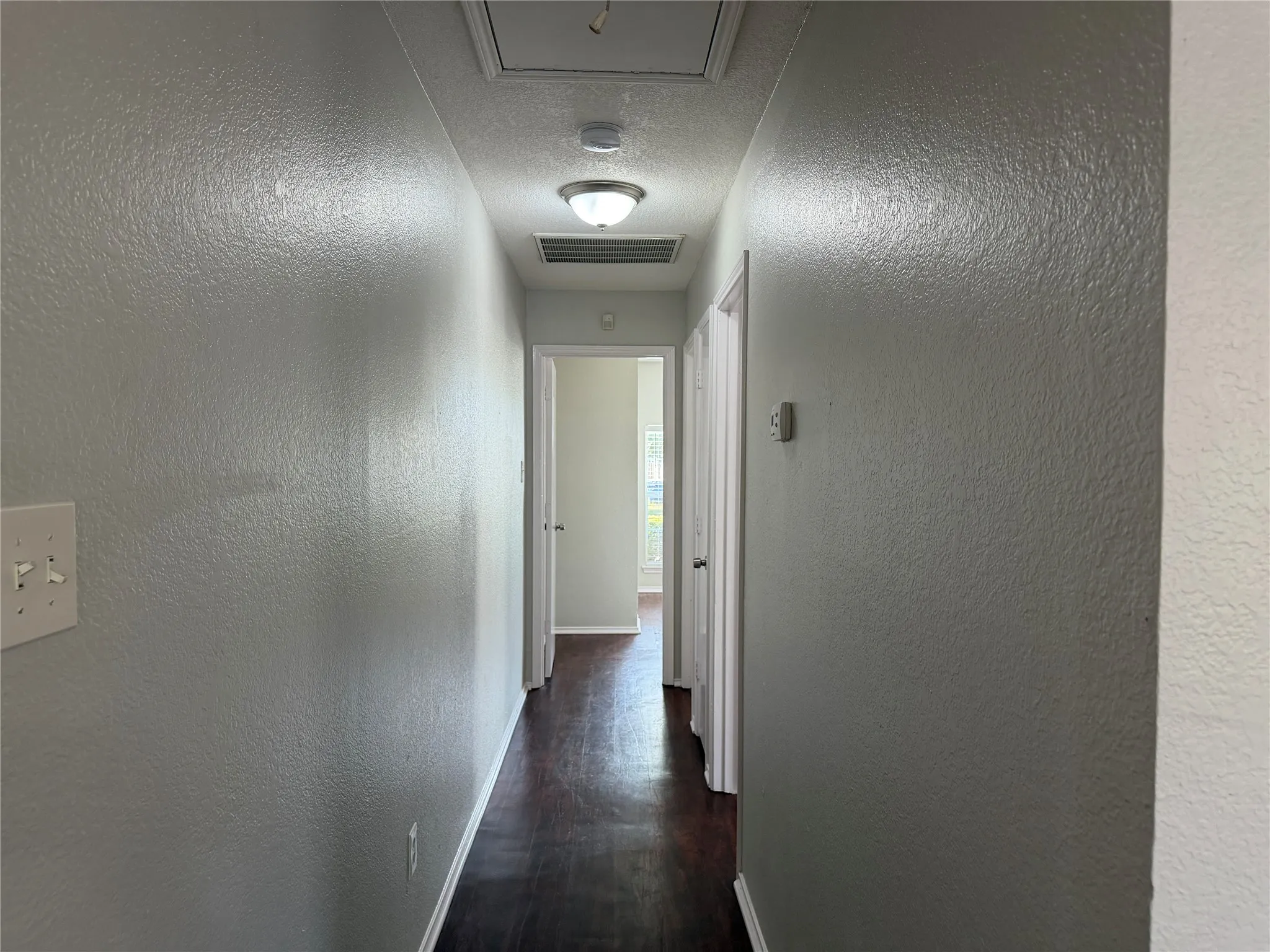 Single Family Residence For Rent in Dallas County , 10239 Blackjack Oaks Drive, Dallas, Texas 75227, 3 Bedroom, 2 Bathroom, 1 Garage spaces, 1,259 Sqft, built in 1999, mls#21349303, Real Estate Agent in Dallas, Homes For Rent in Dallas county, Homes For Rent in Dallas, Realtor in Dallas Texas, Real Estate Brokerage Independent Realty Texas, Luminita Cordes Realtor