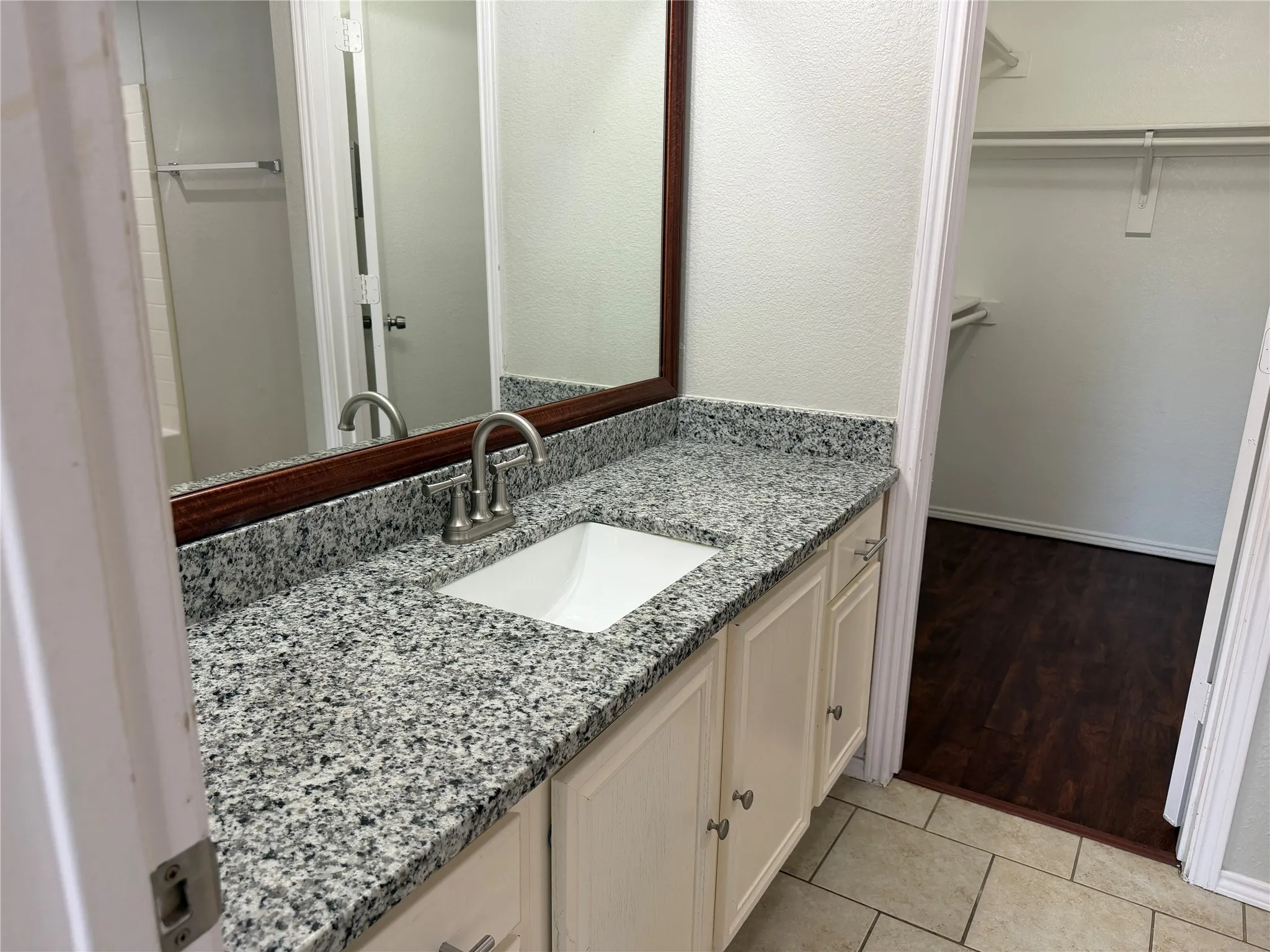 Single Family Residence For Rent in Dallas County , 10239 Blackjack Oaks Drive, Dallas, Texas 75227, 3 Bedroom, 2 Bathroom, 1 Garage spaces, 1,259 Sqft, built in 1999, mls#21349303, Real Estate Agent in Dallas, Homes For Rent in Dallas county, Homes For Rent in Dallas, Realtor in Dallas Texas, Real Estate Brokerage Independent Realty Texas, Luminita Cordes Realtor