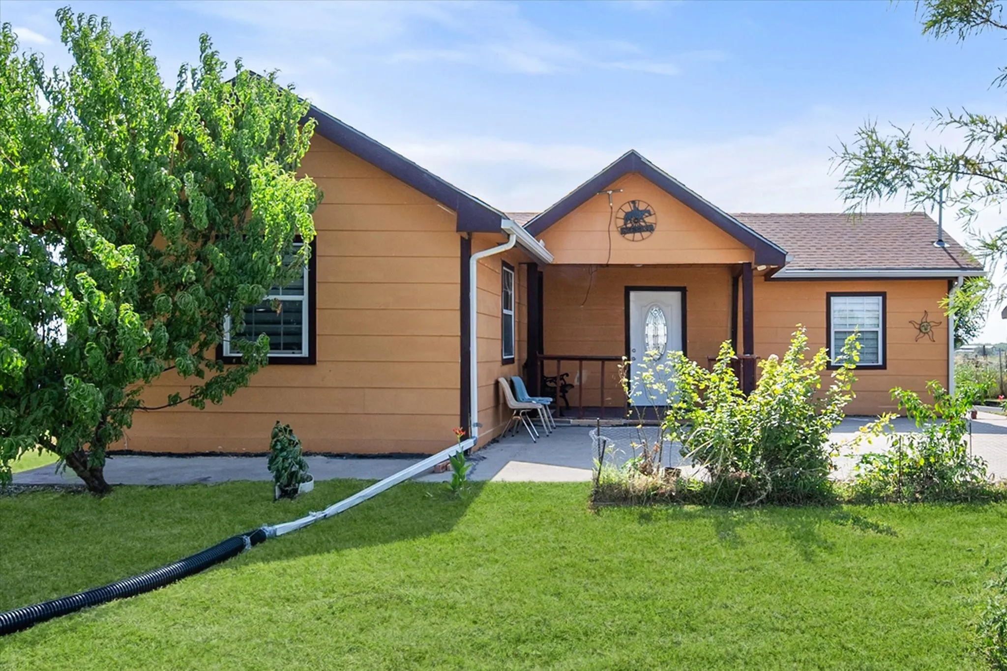 Single Family Residence For Sale in Navarro County , 8057 Wilson Ranch Road, Barry, Texas 75102, 2 Bedroom, 1 Bathroom, 1 Garage spaces, 1,066 Sqft, built in 2018, mls#21347180, Real Estate Agent in Barry, Homes For Sale in Navarro county, Homes For Sale in Barry, Realtor in Barry Texas, Real Estate Brokerage Independent Realty Texas, Luminita Cordes Realtor