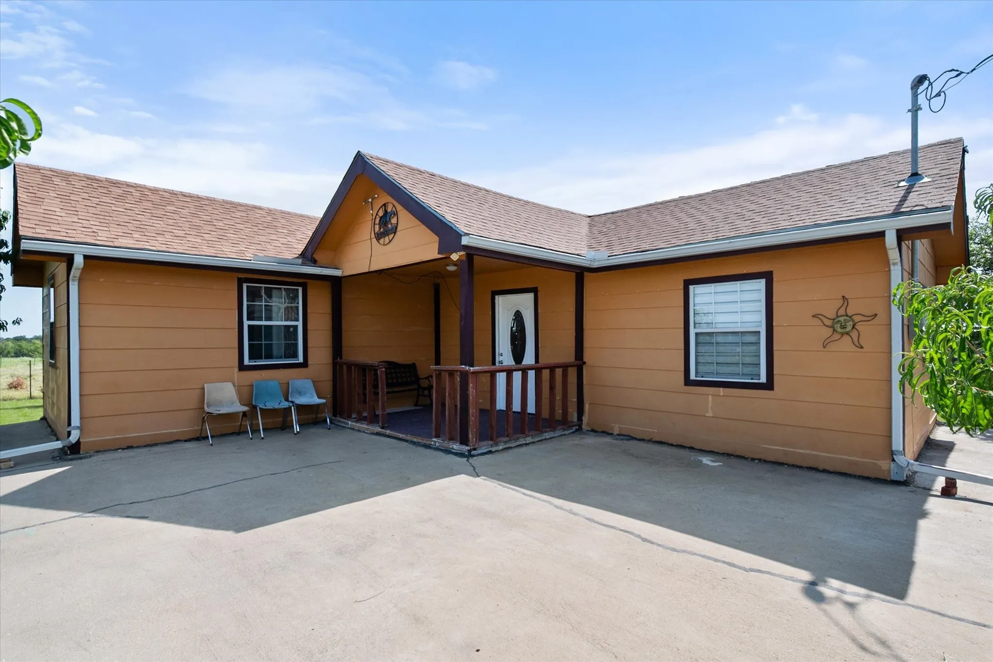 Single Family Residence For Sale in Navarro County , 8057 Wilson Ranch Road, Barry, Texas 75102, 2 Bedroom, 1 Bathroom, 1 Garage spaces, 1,066 Sqft, built in 2018, mls#21347180, Real Estate Agent in Barry, Homes For Sale in Navarro county, Homes For Sale in Barry, Realtor in Barry Texas, Real Estate Brokerage Independent Realty Texas, Luminita Cordes Realtor