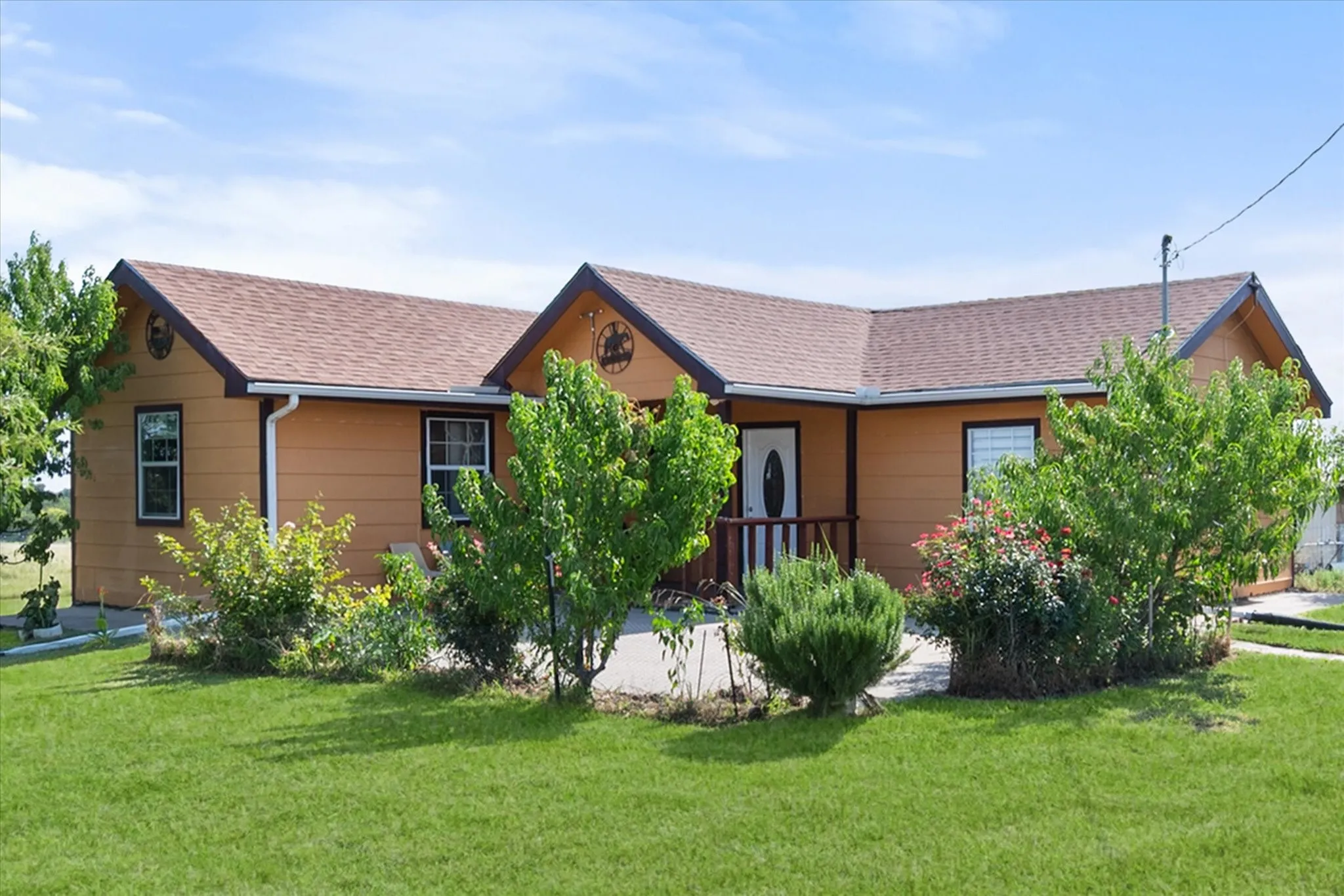 Single Family Residence For Sale in Navarro County , 8057 Wilson Ranch Road, Barry, Texas 75102, 2 Bedroom, 1 Bathroom, 1 Garage spaces, 1,066 Sqft, built in 2018, mls#21347180, Real Estate Agent in Barry, Homes For Sale in Navarro county, Homes For Sale in Barry, Realtor in Barry Texas, Real Estate Brokerage Independent Realty Texas, Luminita Cordes Realtor