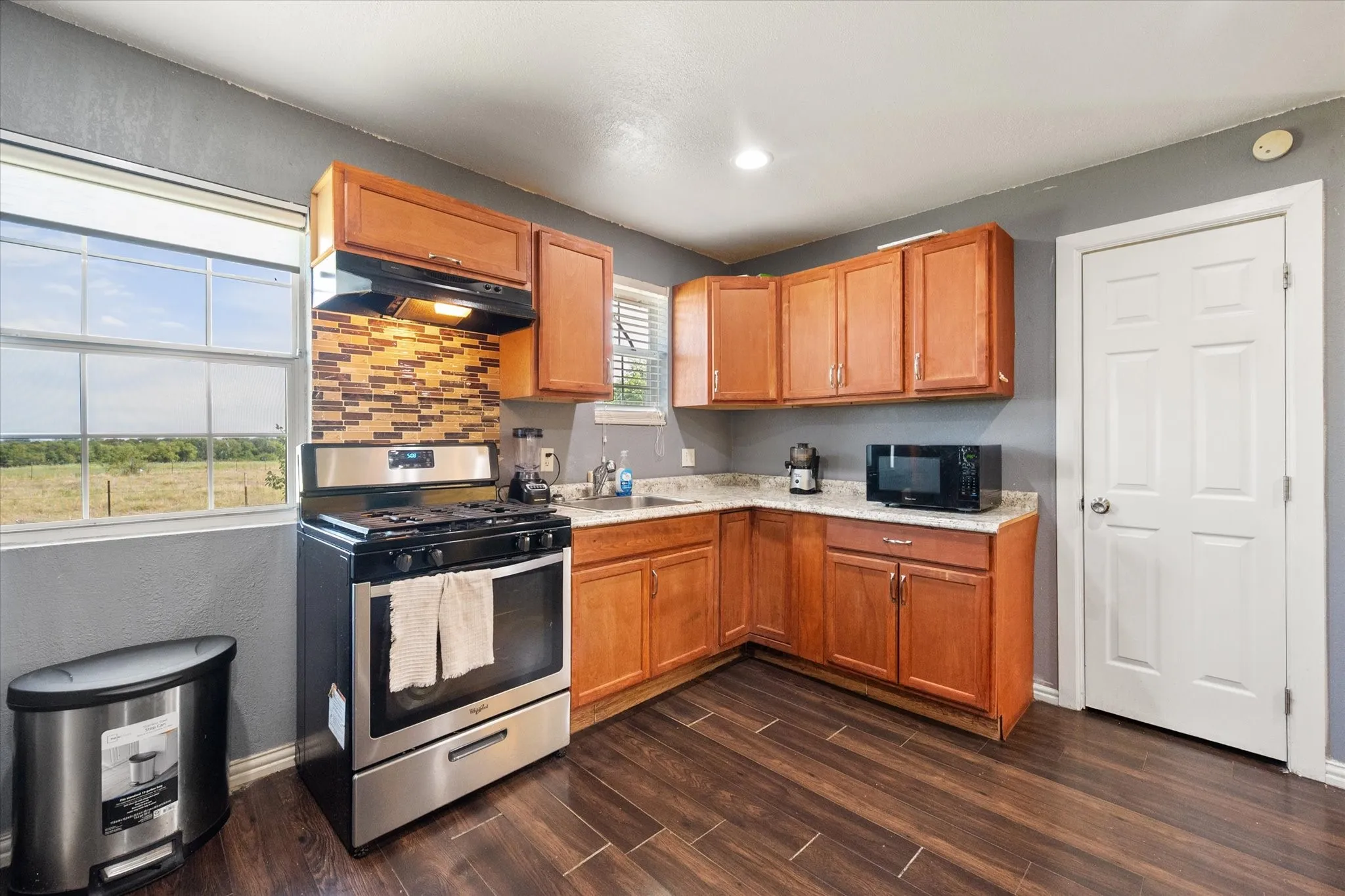 Single Family Residence For Sale in Navarro County , 8057 Wilson Ranch Road, Barry, Texas 75102, 2 Bedroom, 1 Bathroom, 1 Garage spaces, 1,066 Sqft, built in 2018, mls#21347180, Real Estate Agent in Barry, Homes For Sale in Navarro county, Homes For Sale in Barry, Realtor in Barry Texas, Real Estate Brokerage Independent Realty Texas, Luminita Cordes Realtor