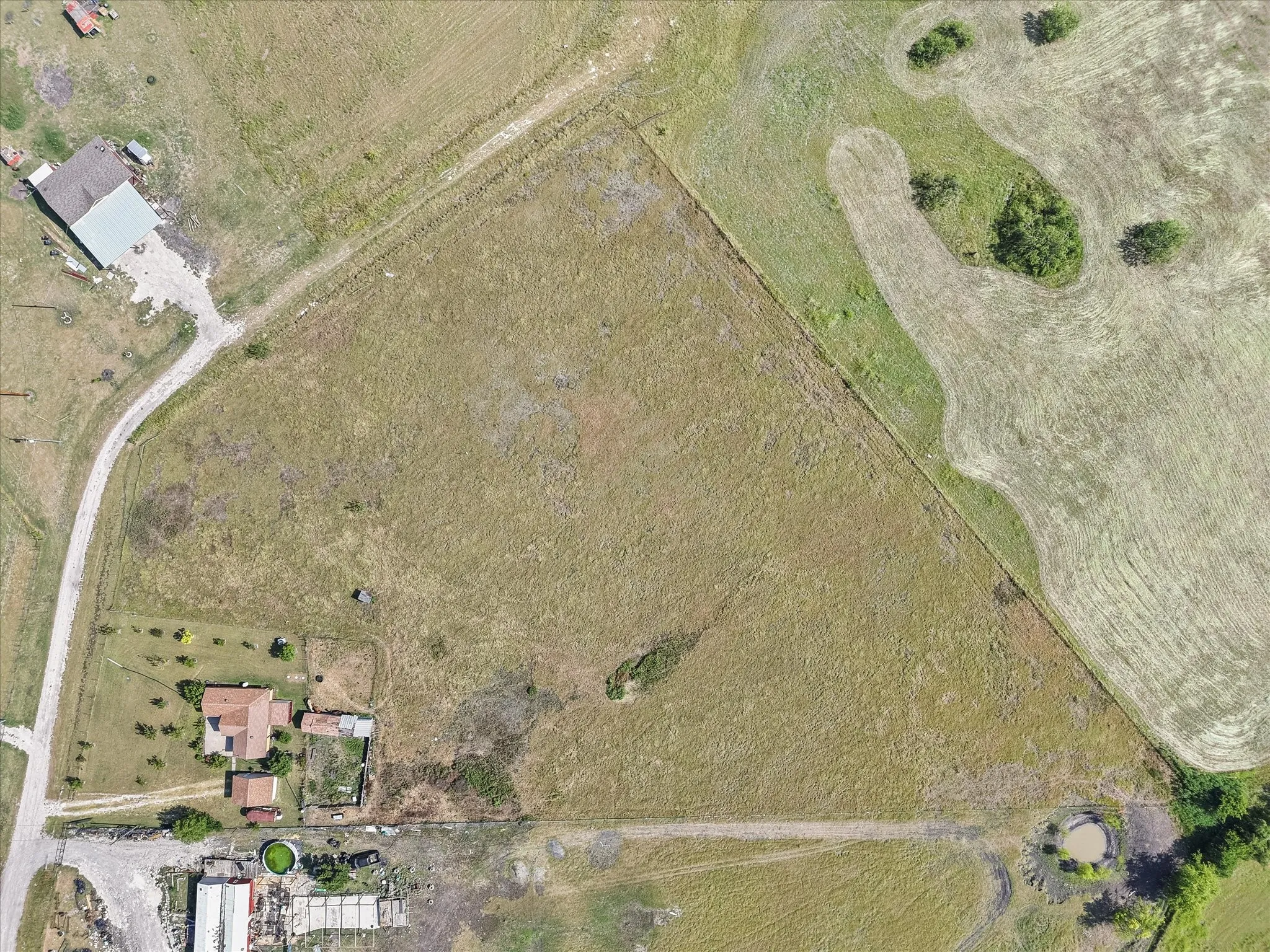 Single Family Residence For Sale in Navarro County , 8057 Wilson Ranch Road, Barry, Texas 75102, 2 Bedroom, 1 Bathroom, 1 Garage spaces, 1,066 Sqft, built in 2018, mls#21347180, Real Estate Agent in Barry, Homes For Sale in Navarro county, Homes For Sale in Barry, Realtor in Barry Texas, Real Estate Brokerage Independent Realty Texas, Luminita Cordes Realtor