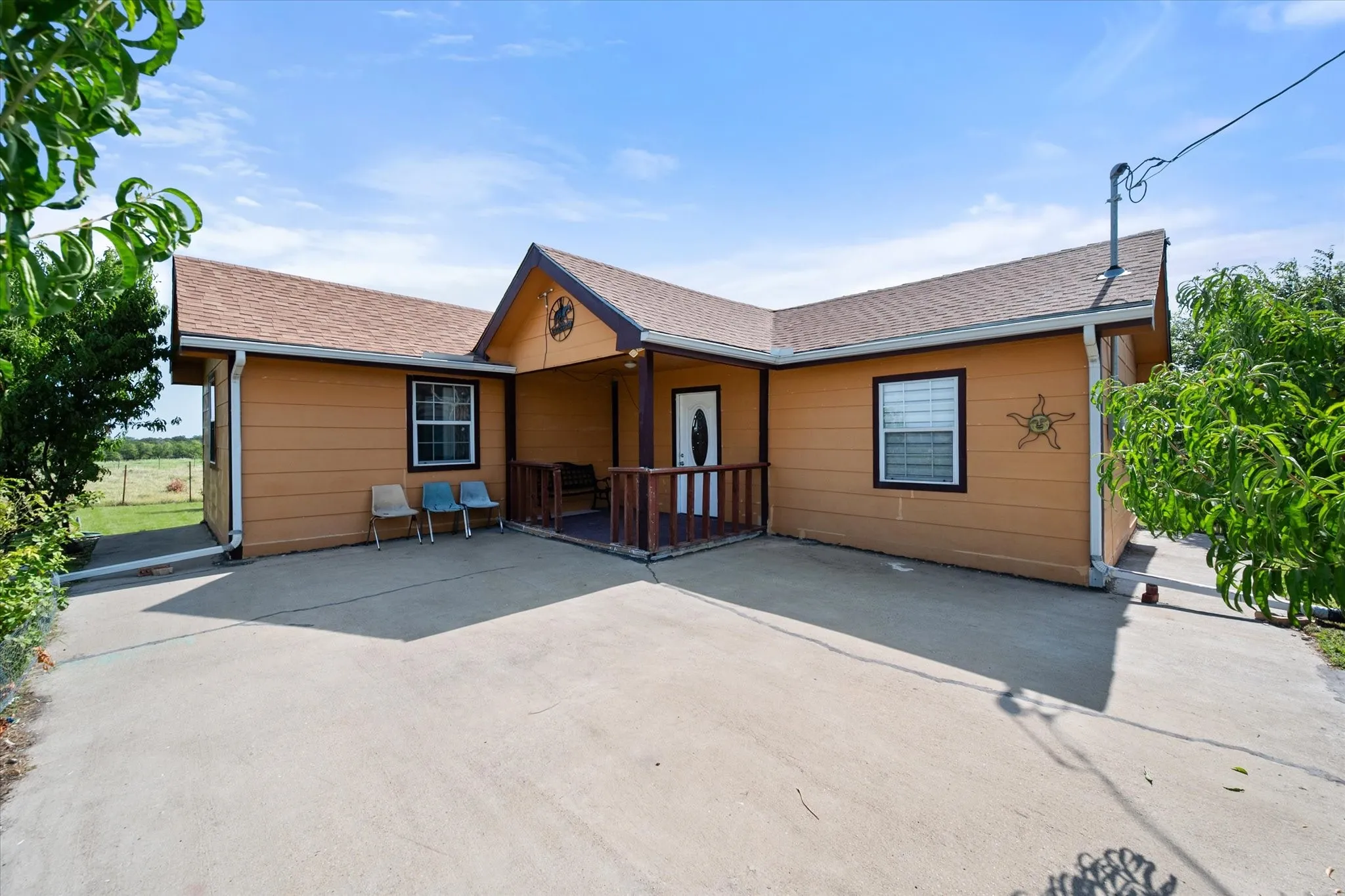 Single Family Residence For Sale in Navarro County , 8057 Wilson Ranch Road, Barry, Texas 75102, 2 Bedroom, 1 Bathroom, 1 Garage spaces, 1,066 Sqft, built in 2018, mls#21347180, Real Estate Agent in Barry, Homes For Sale in Navarro county, Homes For Sale in Barry, Realtor in Barry Texas, Real Estate Brokerage Independent Realty Texas, Luminita Cordes Realtor