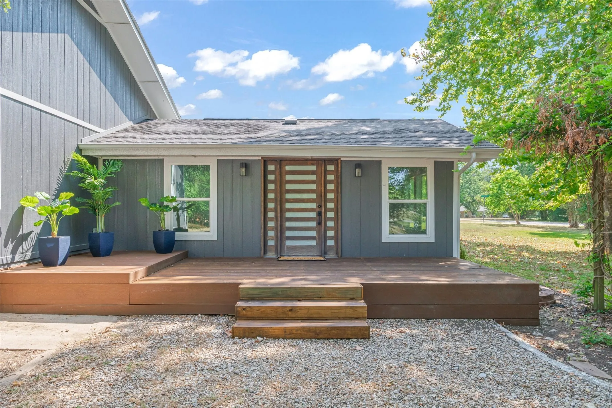 Single Family Residence For Sale in Rains County , 213 Club Circle, East Tawakoni, Texas 75472, 3 Bedroom, 2 Bathroom, Garage spaces, 1,904 Sqft, built in 1998, mls#21342886, Real Estate Agent in East Tawakoni, Homes For Sale in Rains county, Homes For Sale in East Tawakoni, Realtor in East Tawakoni Texas, Real Estate Brokerage Independent Realty Texas, Luminita Cordes Realtor