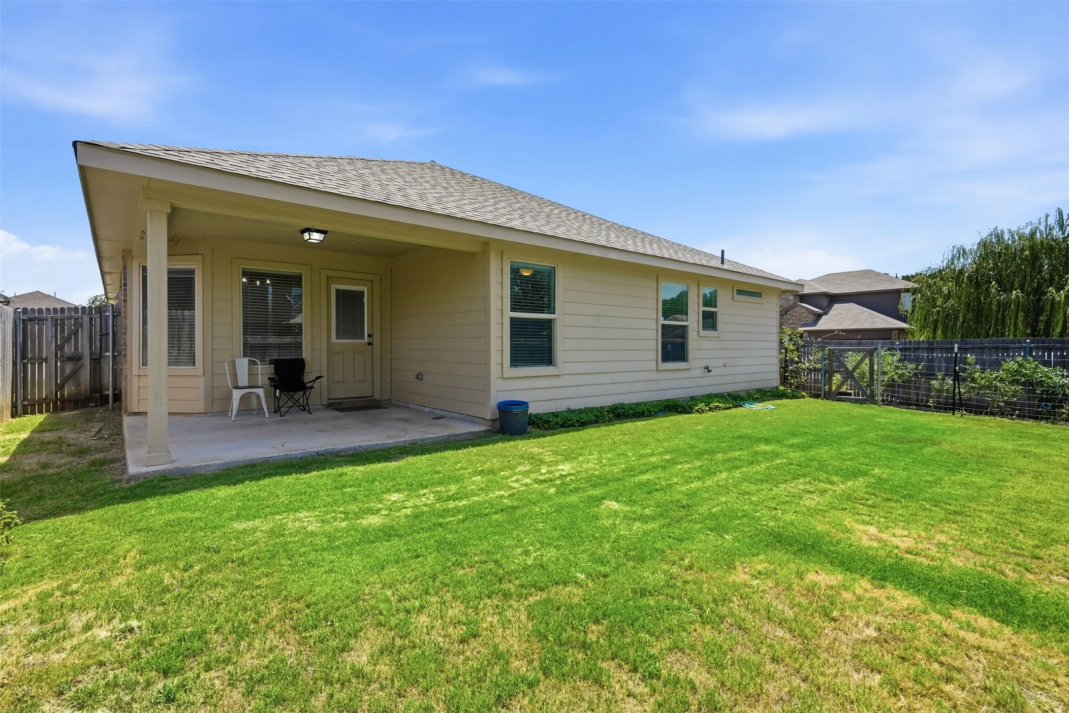 Single Family Residence For Sale in Tarrant County , 1124 Autumnwood Drive, Azle, Texas 76020, 4 Bedroom, 2 Bathroom, 2 Garage spaces, 1,772 Sqft, built in 2017, mls#21349305, Real Estate Agent in Azle, Homes For Sale in Tarrant county, Homes For Sale in Azle, Realtor in Azle Texas, Real Estate Brokerage Independent Realty Texas, Luminita Cordes Realtor