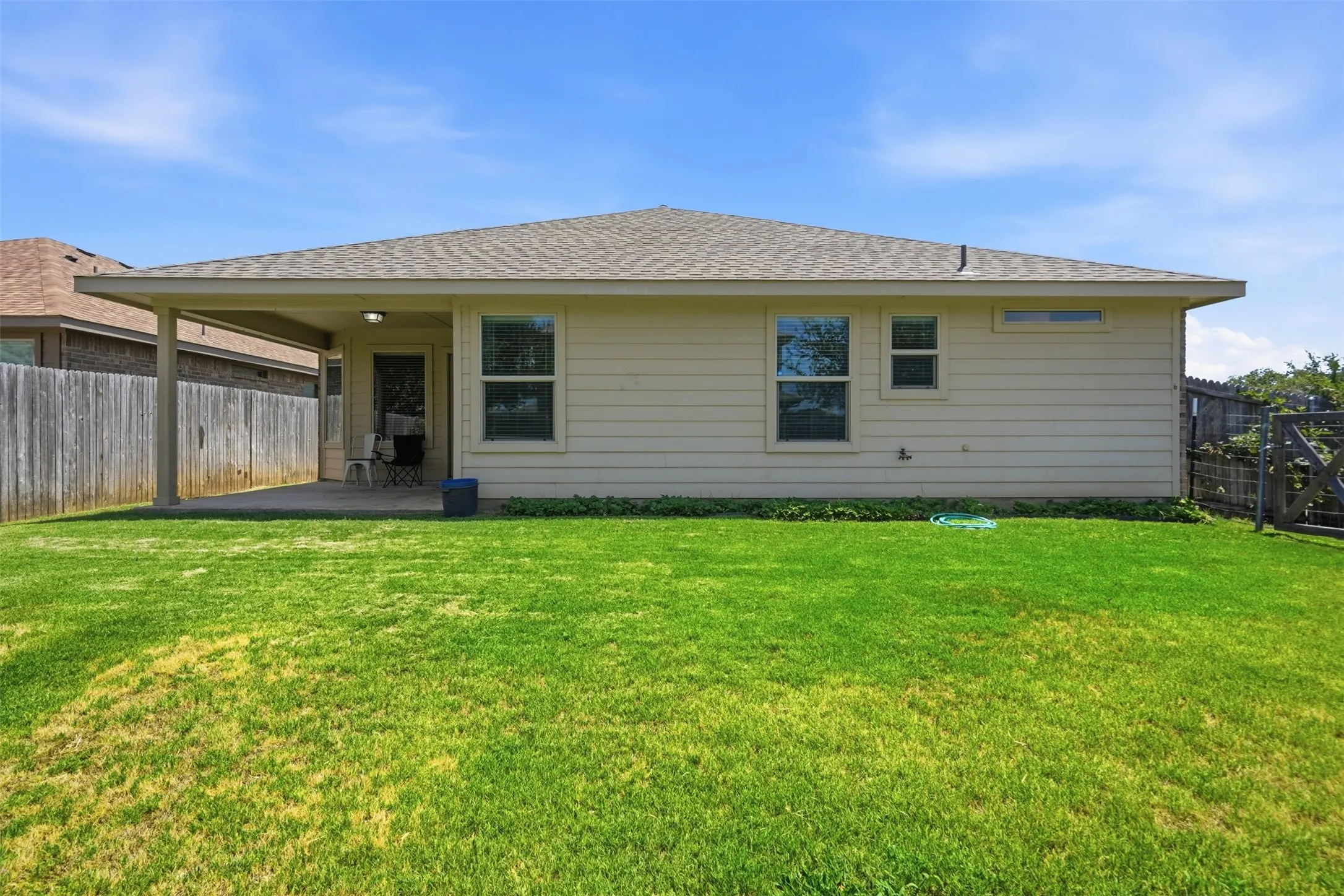 Single Family Residence For Sale in Tarrant County , 1124 Autumnwood Drive, Azle, Texas 76020, 4 Bedroom, 2 Bathroom, 2 Garage spaces, 1,772 Sqft, built in 2017, mls#21349305, Real Estate Agent in Azle, Homes For Sale in Tarrant county, Homes For Sale in Azle, Realtor in Azle Texas, Real Estate Brokerage Independent Realty Texas, Luminita Cordes Realtor
