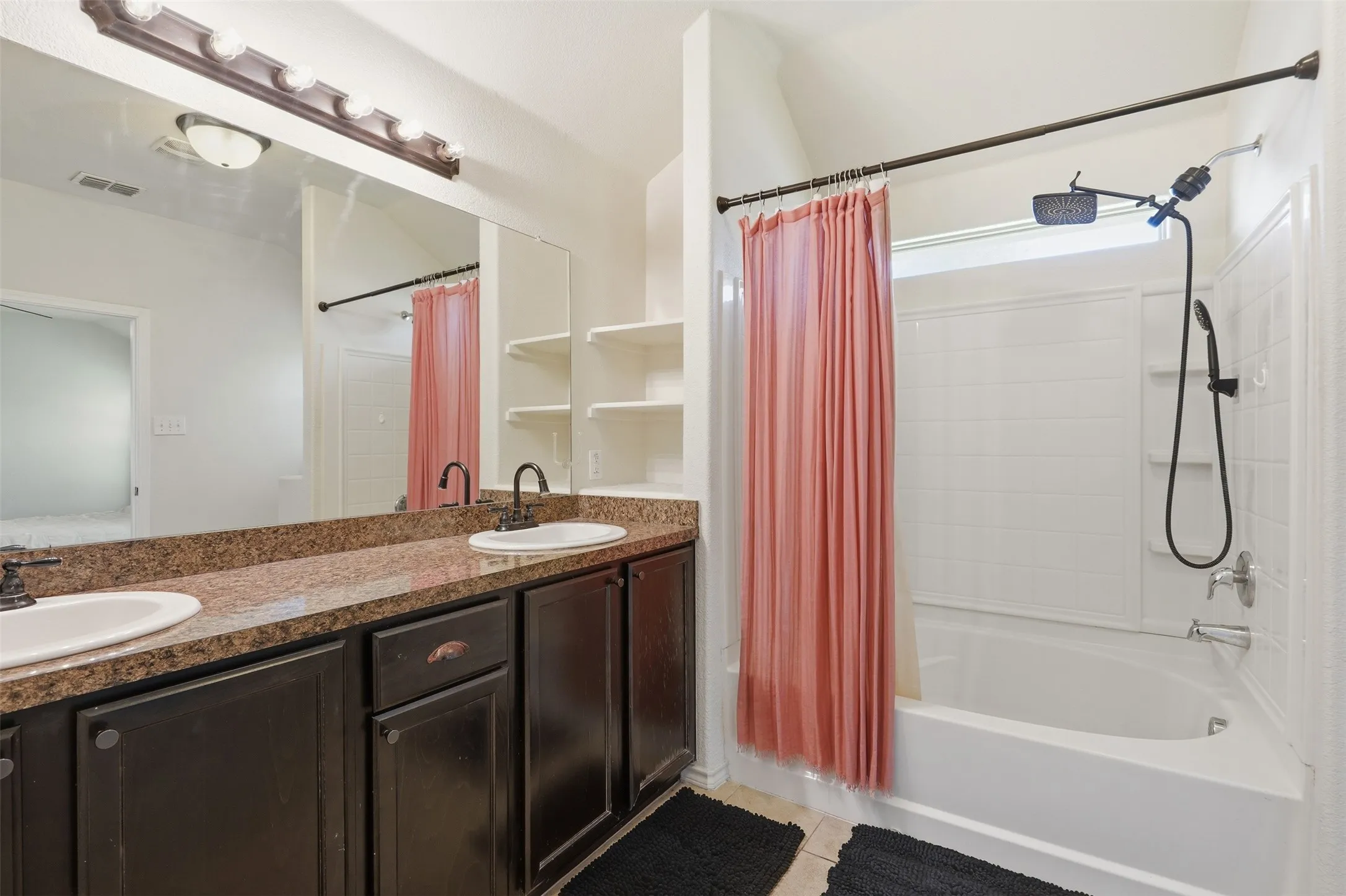 Single Family Residence For Sale in Tarrant County , 1124 Autumnwood Drive, Azle, Texas 76020, 4 Bedroom, 2 Bathroom, 2 Garage spaces, 1,772 Sqft, built in 2017, mls#21349305, Real Estate Agent in Azle, Homes For Sale in Tarrant county, Homes For Sale in Azle, Realtor in Azle Texas, Real Estate Brokerage Independent Realty Texas, Luminita Cordes Realtor