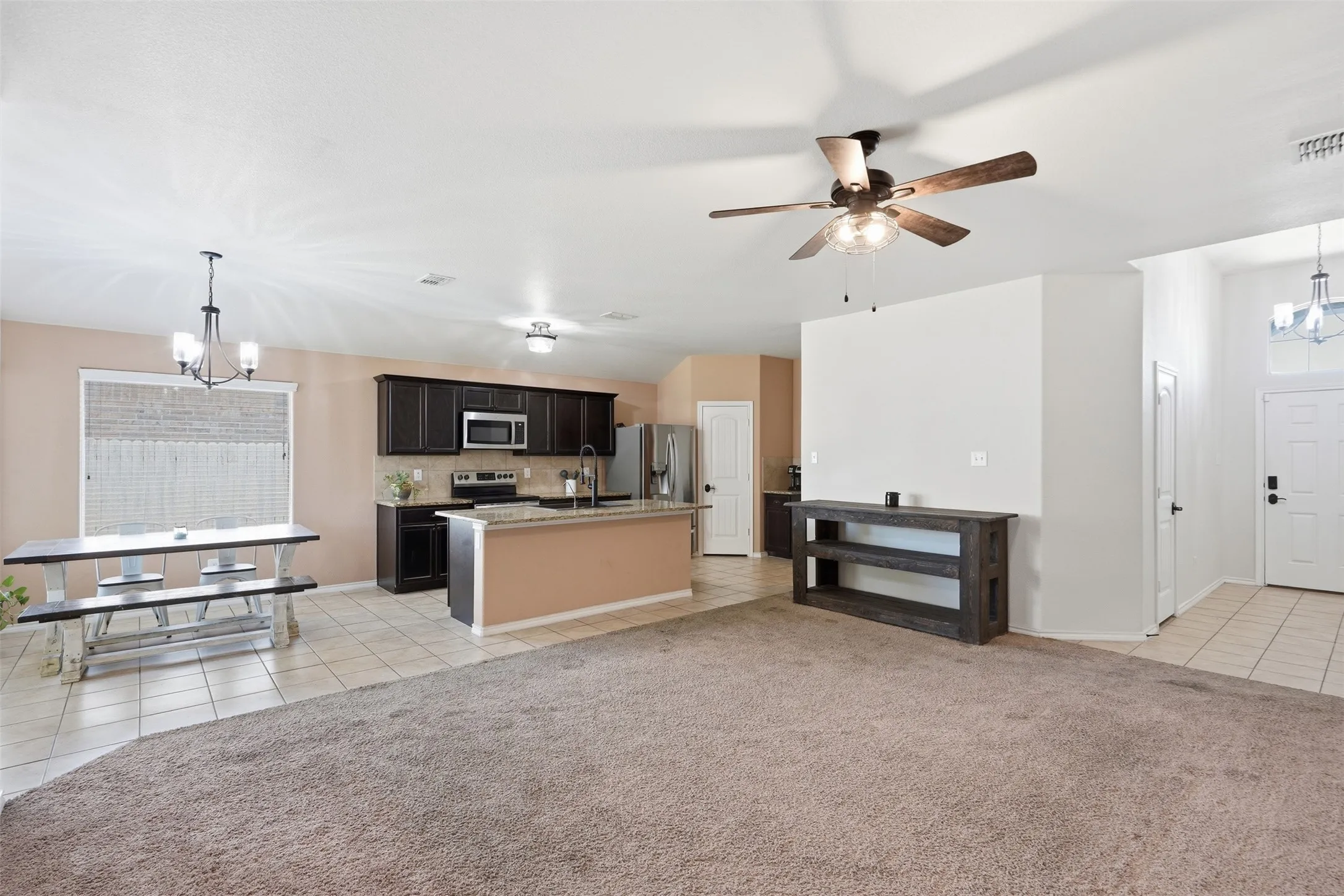 Single Family Residence For Sale in Tarrant County , 1124 Autumnwood Drive, Azle, Texas 76020, 4 Bedroom, 2 Bathroom, 2 Garage spaces, 1,772 Sqft, built in 2017, mls#21349305, Real Estate Agent in Azle, Homes For Sale in Tarrant county, Homes For Sale in Azle, Realtor in Azle Texas, Real Estate Brokerage Independent Realty Texas, Luminita Cordes Realtor