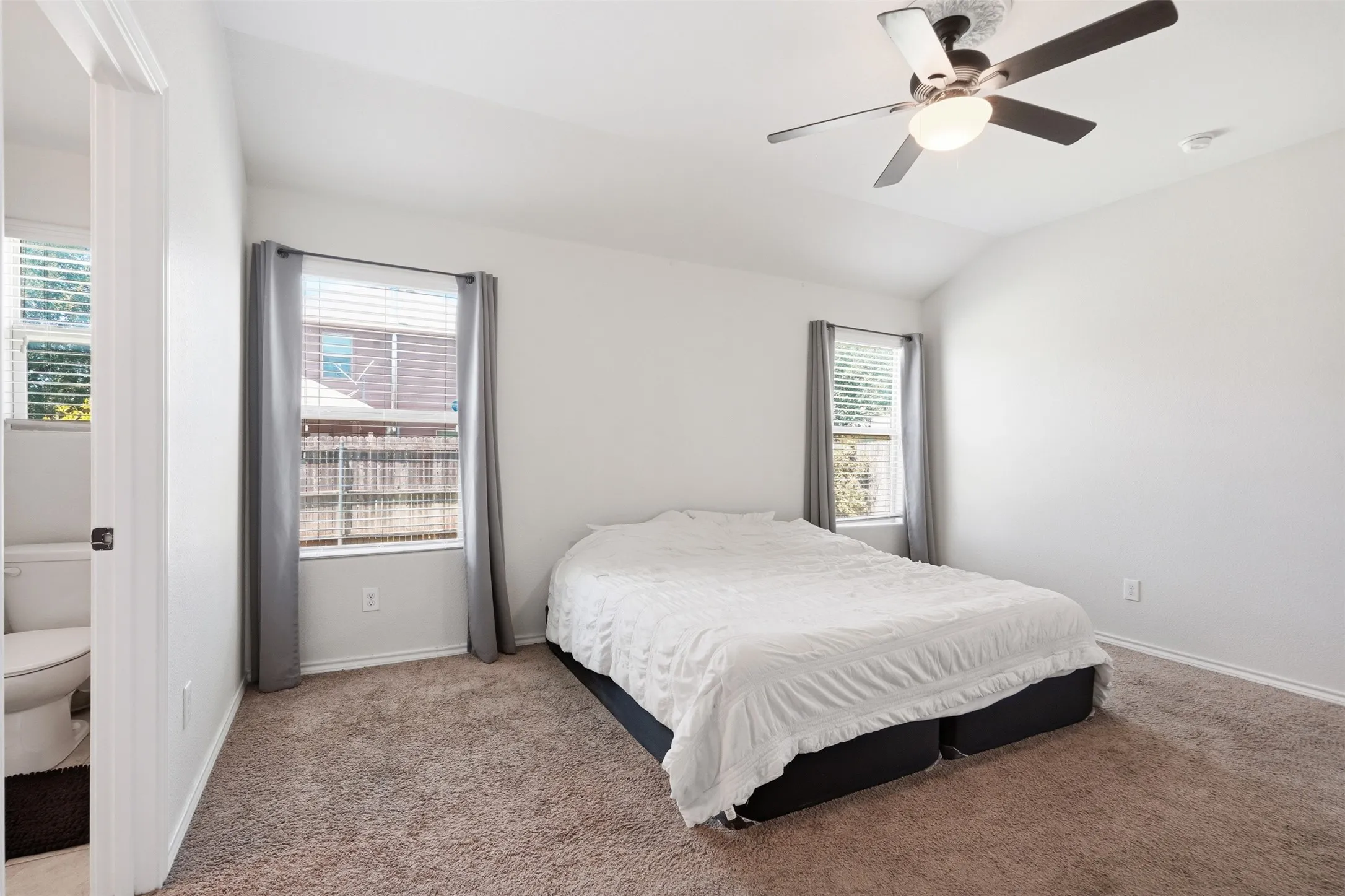 Single Family Residence For Sale in Tarrant County , 1124 Autumnwood Drive, Azle, Texas 76020, 4 Bedroom, 2 Bathroom, 2 Garage spaces, 1,772 Sqft, built in 2017, mls#21349305, Real Estate Agent in Azle, Homes For Sale in Tarrant county, Homes For Sale in Azle, Realtor in Azle Texas, Real Estate Brokerage Independent Realty Texas, Luminita Cordes Realtor