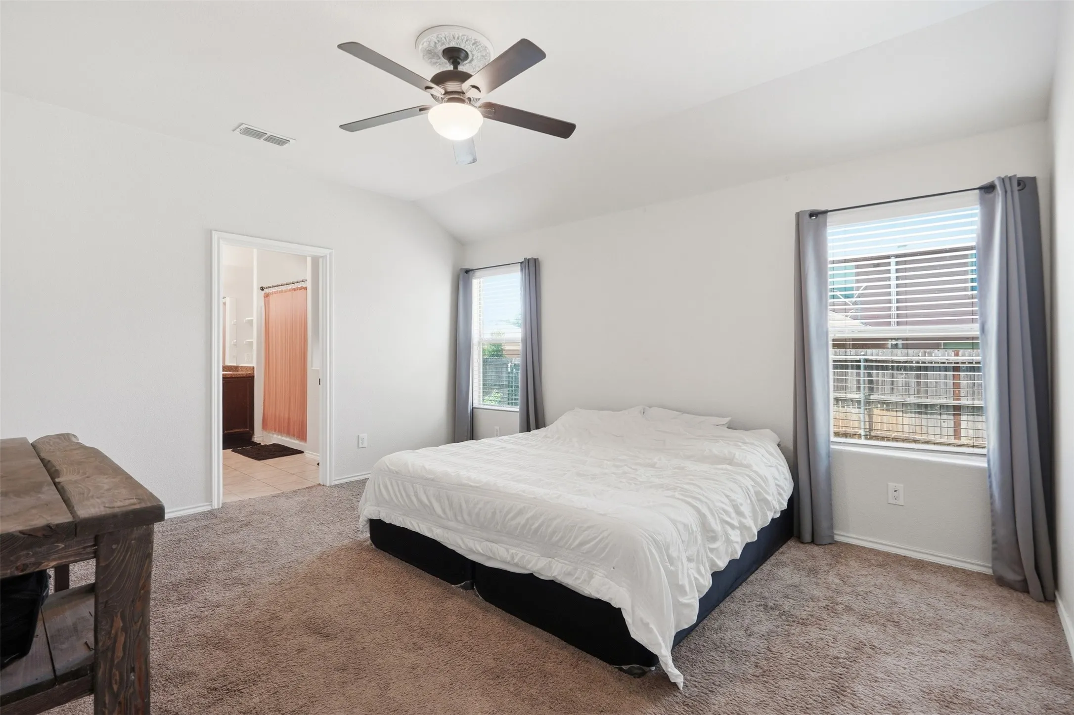 Single Family Residence For Sale in Tarrant County , 1124 Autumnwood Drive, Azle, Texas 76020, 4 Bedroom, 2 Bathroom, 2 Garage spaces, 1,772 Sqft, built in 2017, mls#21349305, Real Estate Agent in Azle, Homes For Sale in Tarrant county, Homes For Sale in Azle, Realtor in Azle Texas, Real Estate Brokerage Independent Realty Texas, Luminita Cordes Realtor