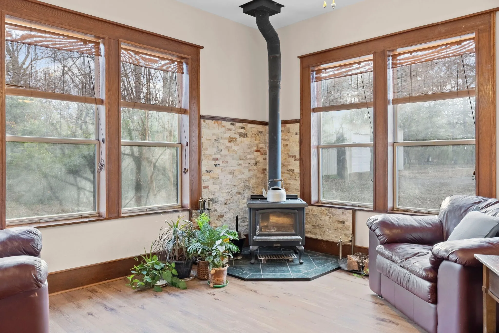 Single Family Residence For Sale in Hunt County , 1801 Private Road 3340, Greenville, Texas 75402, 6 Bedroom, 3 Bathroom, 2 Garage spaces, 2,828 Sqft, built in 1982, mls#21349321, Real Estate Agent in Greenville, Homes For Sale in Hunt county, Homes For Sale in Greenville, Realtor in Greenville Texas, Real Estate Brokerage Independent Realty Texas, Luminita Cordes Realtor