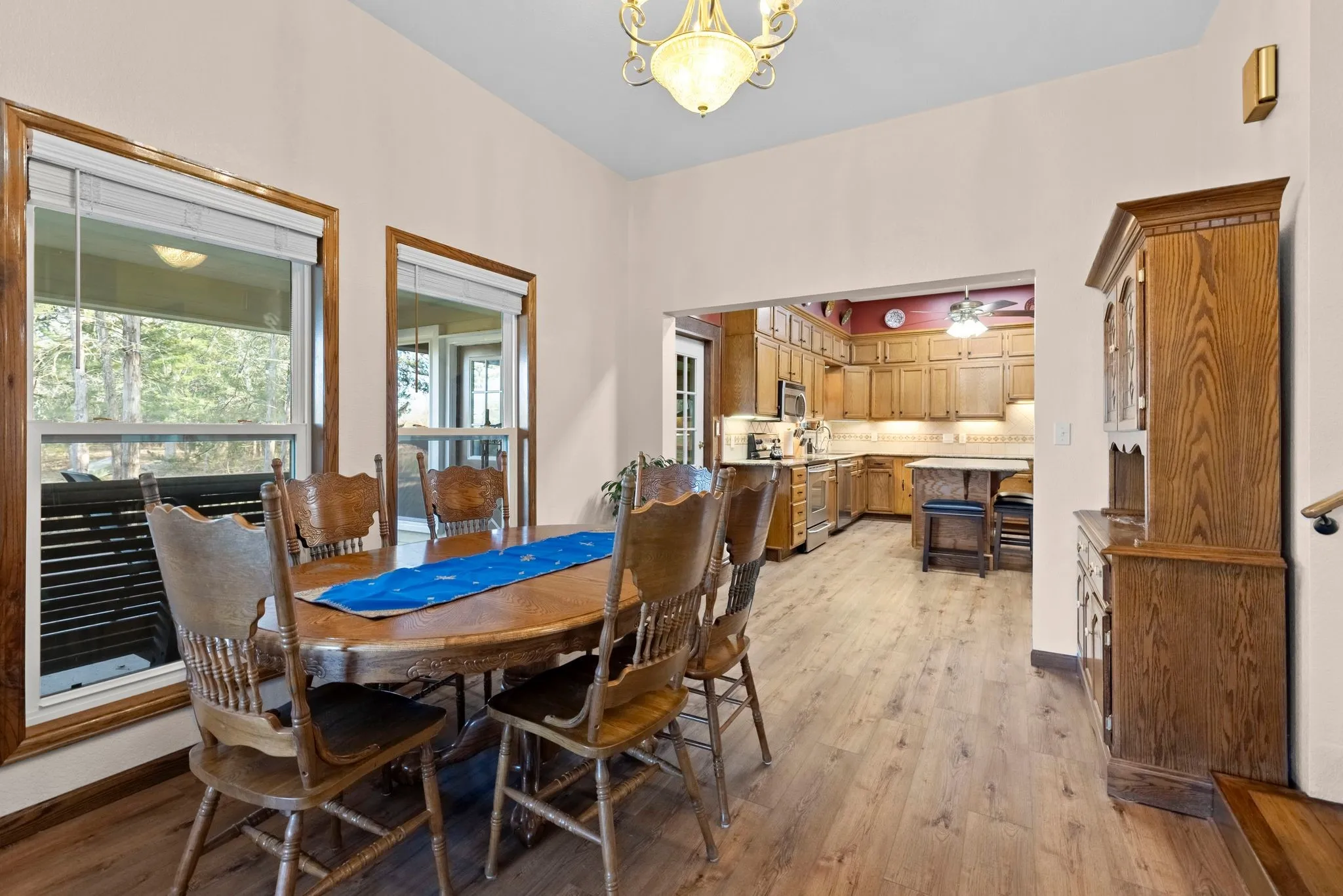 Single Family Residence For Sale in Hunt County , 1801 Private Road 3340, Greenville, Texas 75402, 6 Bedroom, 3 Bathroom, 2 Garage spaces, 2,828 Sqft, built in 1982, mls#21349321, Real Estate Agent in Greenville, Homes For Sale in Hunt county, Homes For Sale in Greenville, Realtor in Greenville Texas, Real Estate Brokerage Independent Realty Texas, Luminita Cordes Realtor