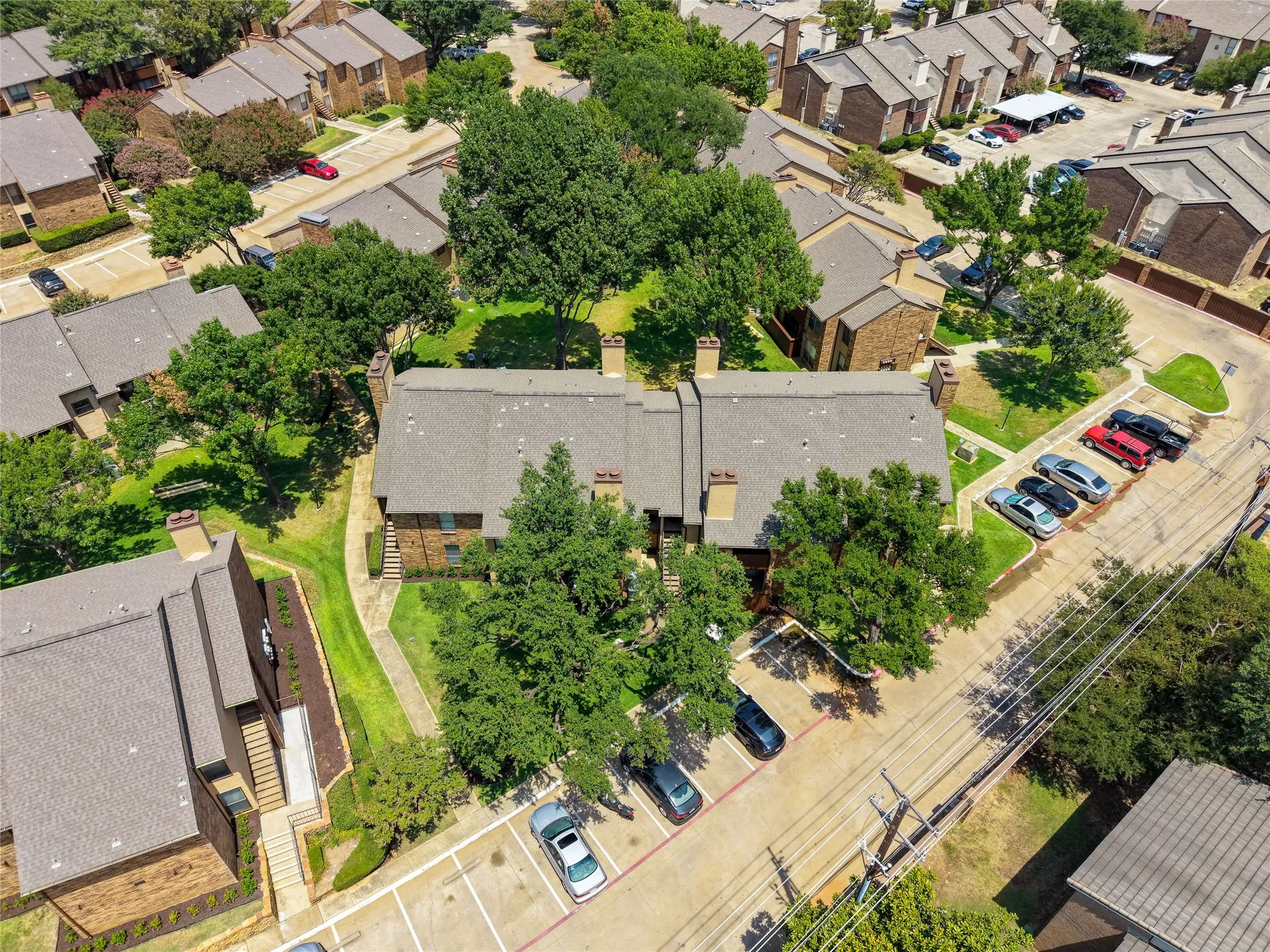 Condominium For Sale in Tarrant County , 1307 Willoughby Lane 5421, Arlington, Texas 76011, 1 Bedroom, 1 Bathroom, Garage spaces, 656 Sqft, built in 1983, mls#21349340, Real Estate Agent in Arlington, Homes For Sale in Tarrant county, Homes For Sale in Arlington, Realtor in Arlington Texas, Real Estate Brokerage Independent Realty Texas, Luminita Cordes Realtor
