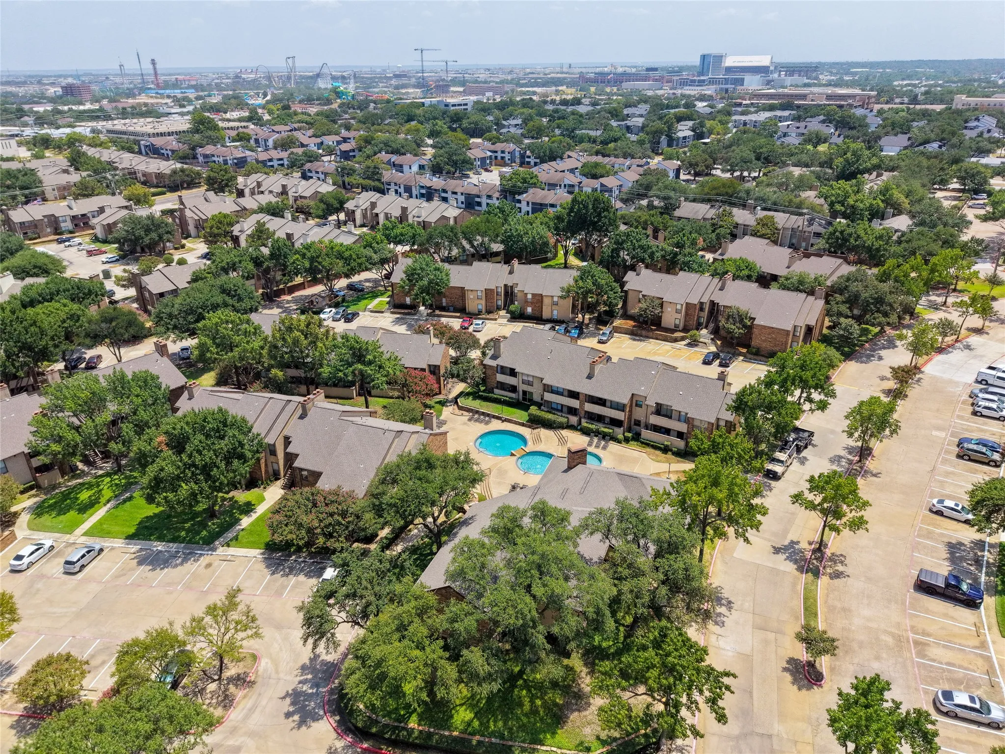 Condominium For Sale in Tarrant County , 1307 Willoughby Lane 5421, Arlington, Texas 76011, 1 Bedroom, 1 Bathroom, Garage spaces, 656 Sqft, built in 1983, mls#21349340, Real Estate Agent in Arlington, Homes For Sale in Tarrant county, Homes For Sale in Arlington, Realtor in Arlington Texas, Real Estate Brokerage Independent Realty Texas, Luminita Cordes Realtor