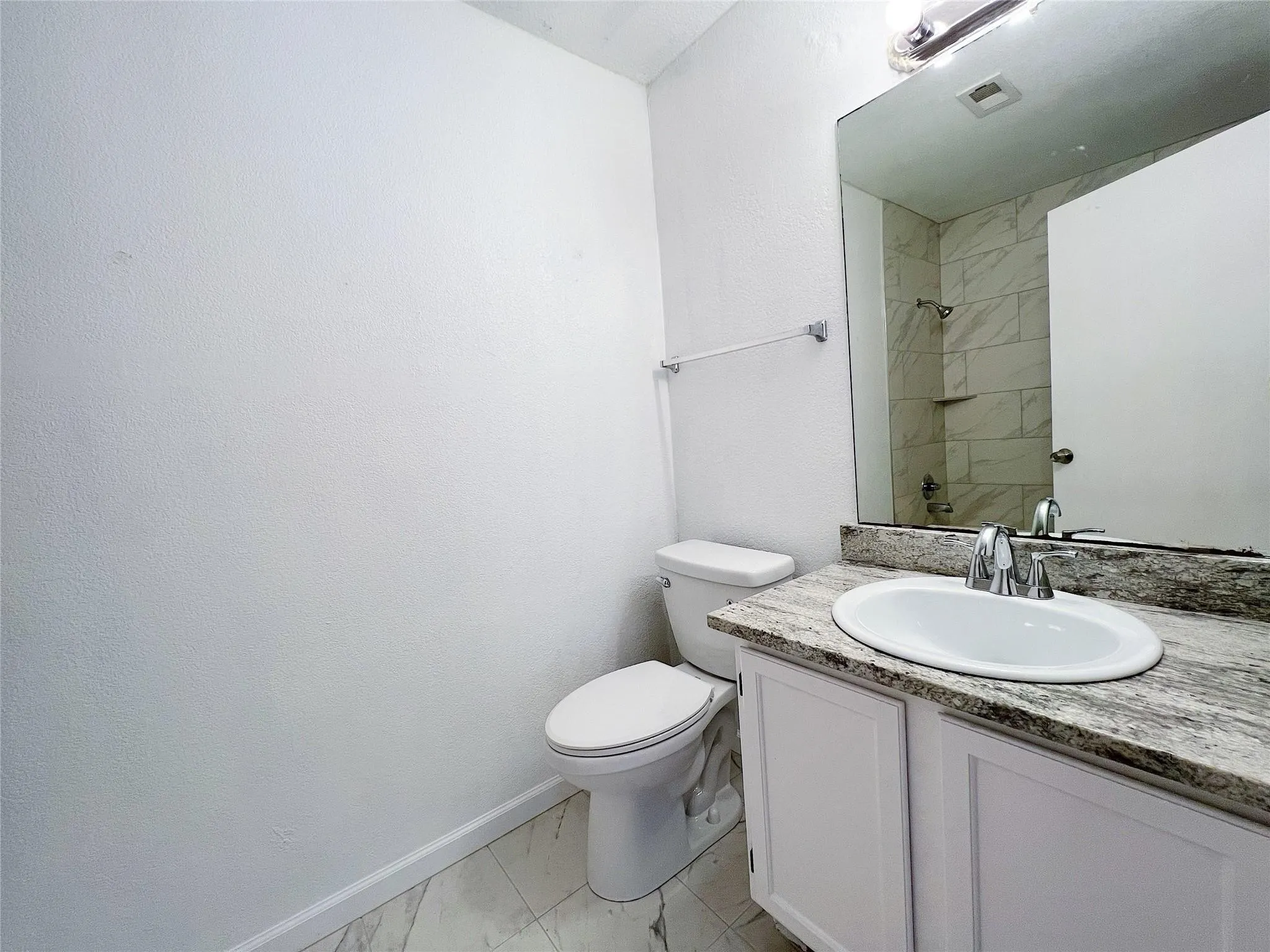 Single Family Residence For Rent in Tarrant County , 616 Valley Spring Drive, Arlington, Texas 76018, 3 Bedroom, 3 Bathroom, 2 Garage spaces, 1,730 Sqft, built in 1986, mls#21349350, Real Estate Agent in Arlington, Homes For Rent in Tarrant county, Homes For Rent in Arlington, Realtor in Arlington Texas, Real Estate Brokerage Independent Realty Texas, Luminita Cordes Realtor