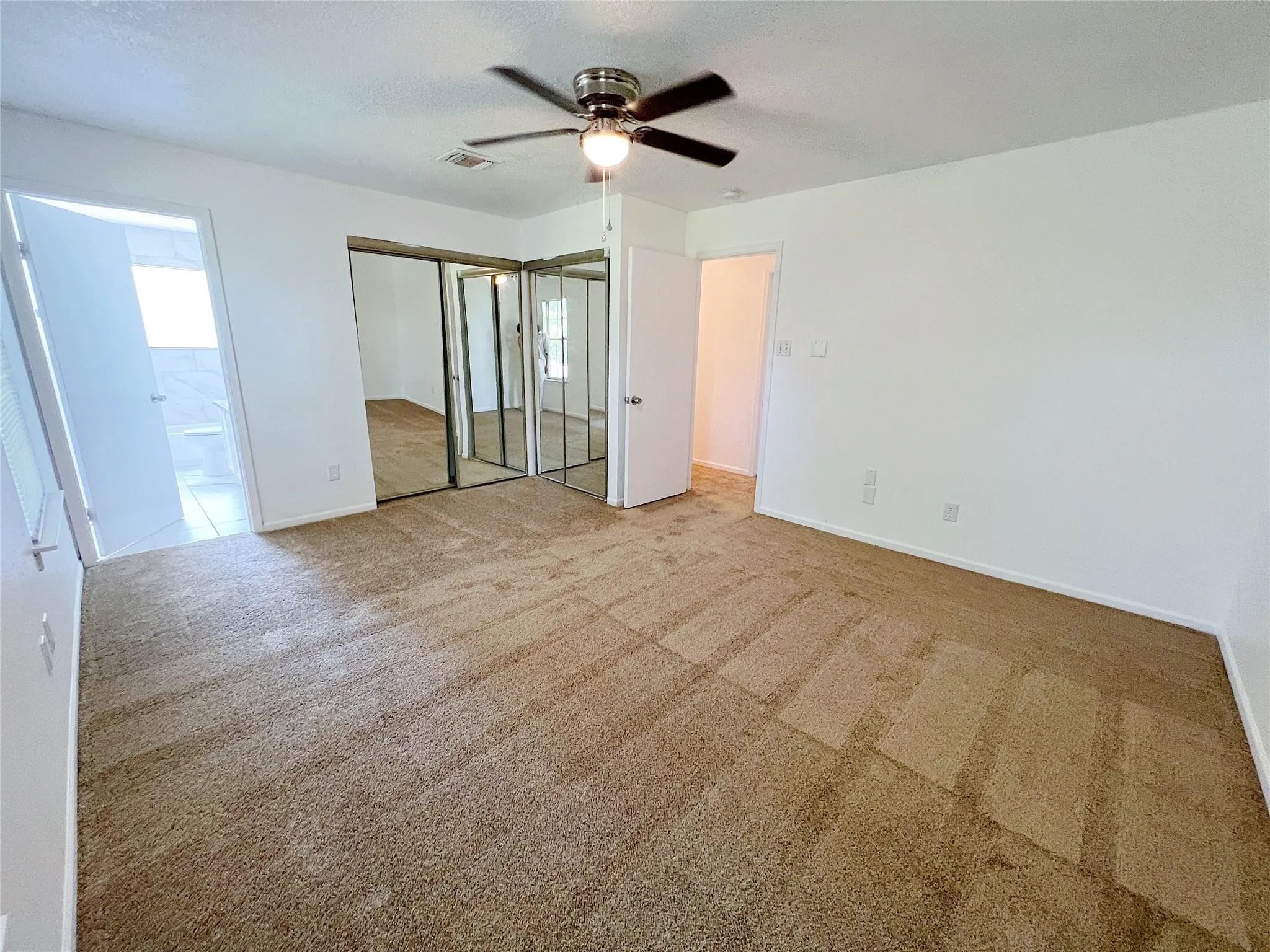 Single Family Residence For Rent in Tarrant County , 616 Valley Spring Drive, Arlington, Texas 76018, 3 Bedroom, 3 Bathroom, 2 Garage spaces, 1,730 Sqft, built in 1986, mls#21349350, Real Estate Agent in Arlington, Homes For Rent in Tarrant county, Homes For Rent in Arlington, Realtor in Arlington Texas, Real Estate Brokerage Independent Realty Texas, Luminita Cordes Realtor
