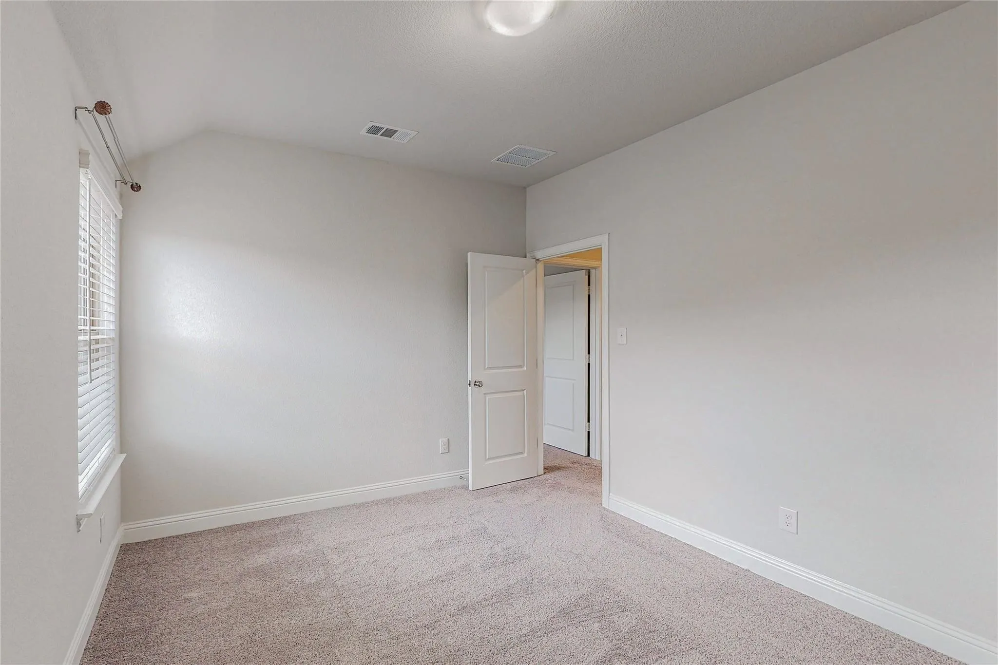 Single Family Residence For Rent in Collin County , 961 Waterview Drive, Prosper, Texas 75078, 4 Bedroom, 4 Bathroom, 2 Garage spaces, 2,514 Sqft, built in 2020, mls#21349212, Real Estate Agent in Prosper, Homes For Rent in Collin county, Homes For Rent in Prosper, Realtor in Prosper Texas, Real Estate Brokerage Independent Realty Texas, Luminita Cordes Realtor