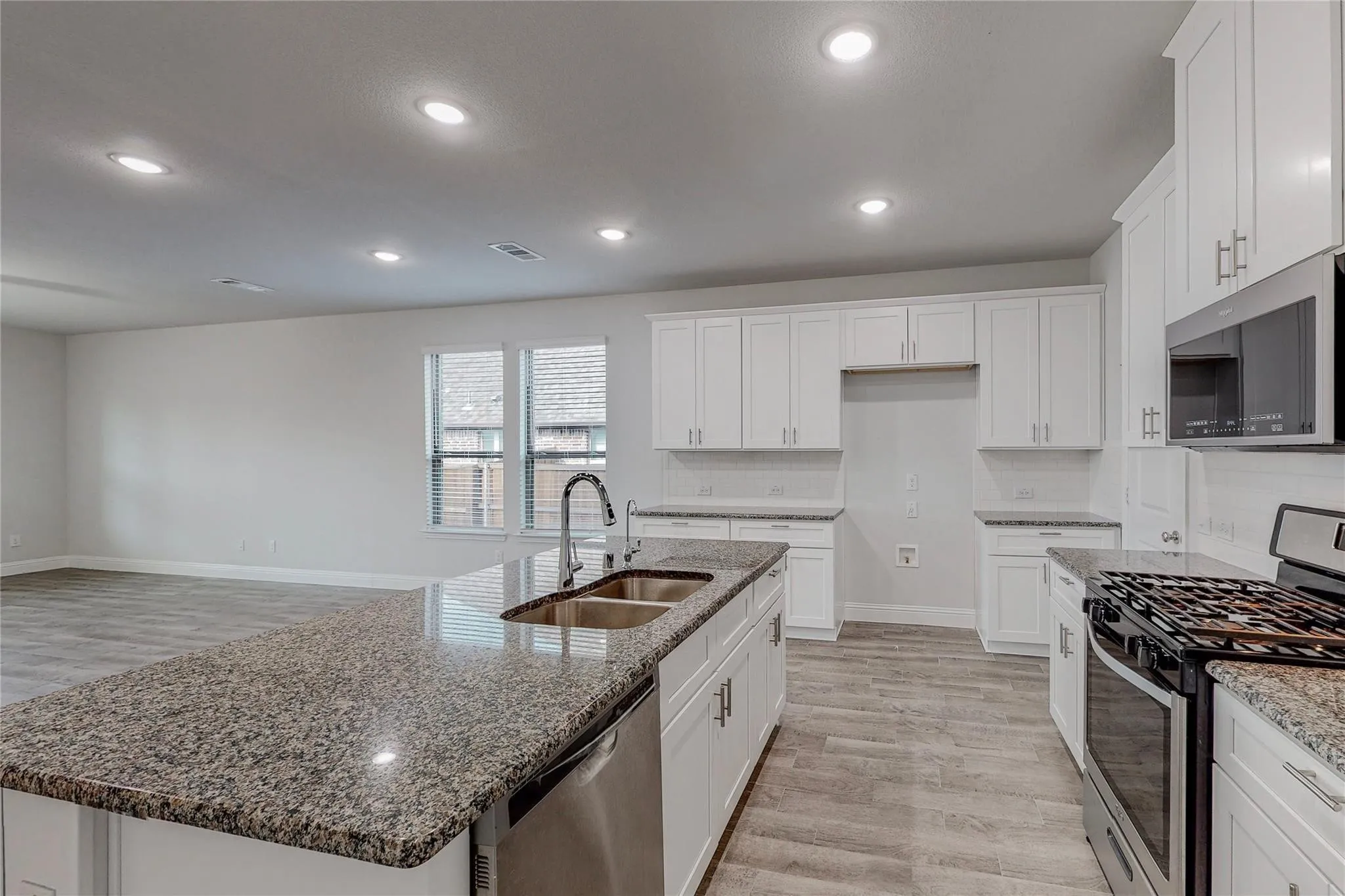 Single Family Residence For Rent in Collin County , 961 Waterview Drive, Prosper, Texas 75078, 4 Bedroom, 4 Bathroom, 2 Garage spaces, 2,514 Sqft, built in 2020, mls#21349212, Real Estate Agent in Prosper, Homes For Rent in Collin county, Homes For Rent in Prosper, Realtor in Prosper Texas, Real Estate Brokerage Independent Realty Texas, Luminita Cordes Realtor