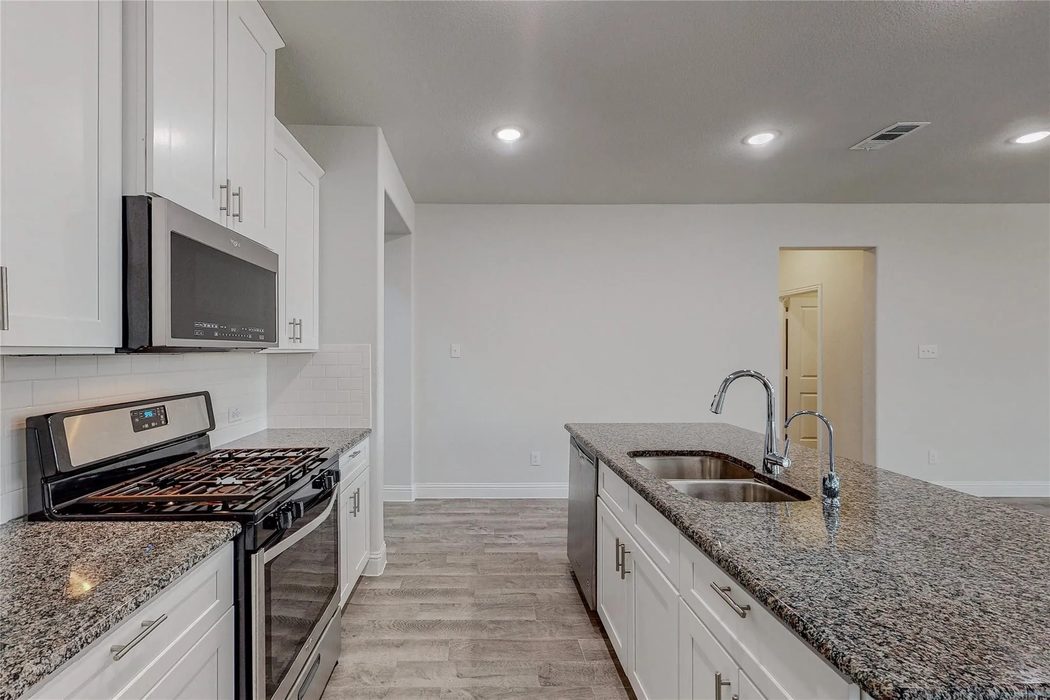 Single Family Residence For Rent in Collin County , 961 Waterview Drive, Prosper, Texas 75078, 4 Bedroom, 4 Bathroom, 2 Garage spaces, 2,514 Sqft, built in 2020, mls#21349212, Real Estate Agent in Prosper, Homes For Rent in Collin county, Homes For Rent in Prosper, Realtor in Prosper Texas, Real Estate Brokerage Independent Realty Texas, Luminita Cordes Realtor
