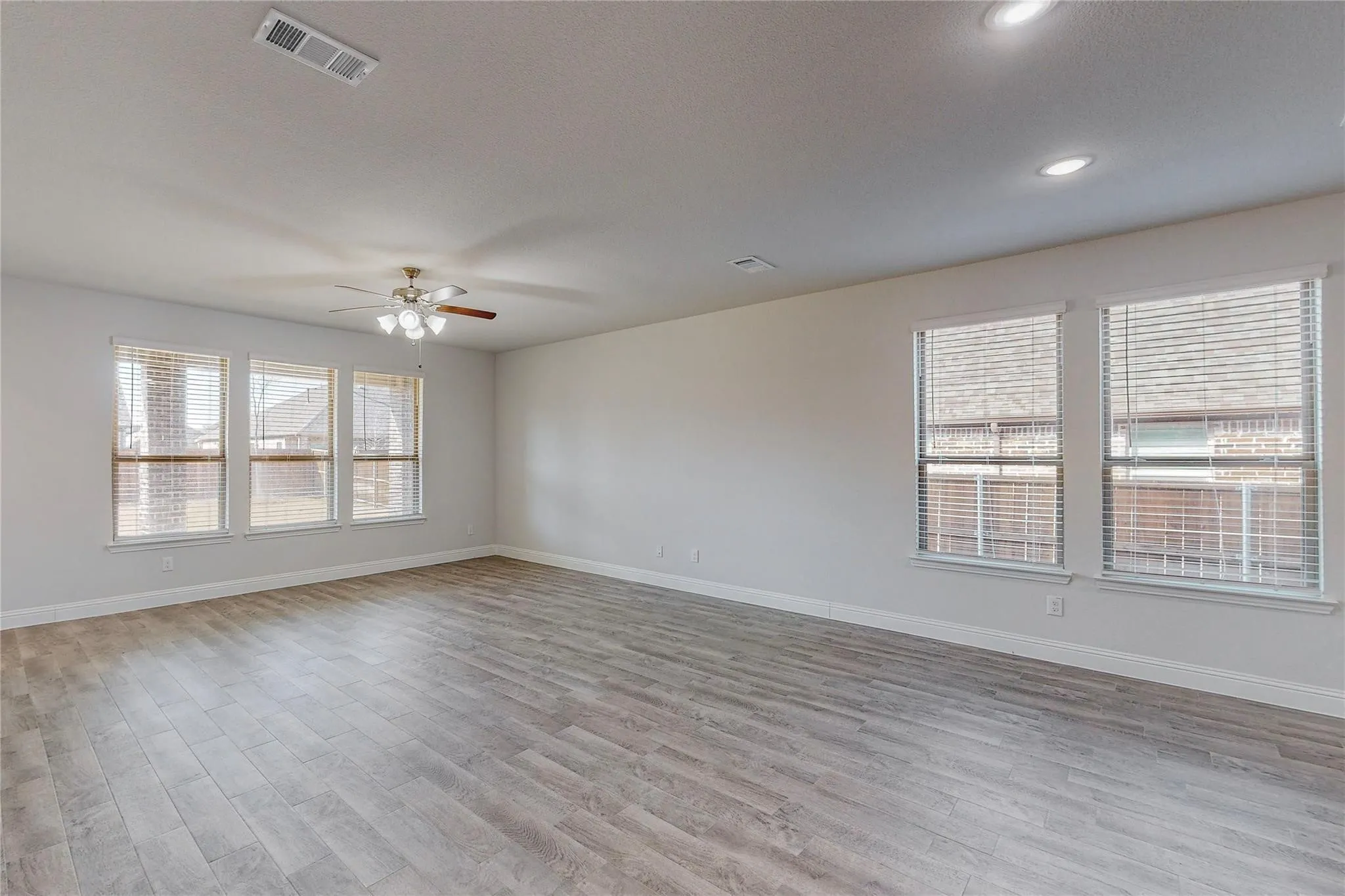 Single Family Residence For Rent in Collin County , 961 Waterview Drive, Prosper, Texas 75078, 4 Bedroom, 4 Bathroom, 2 Garage spaces, 2,514 Sqft, built in 2020, mls#21349212, Real Estate Agent in Prosper, Homes For Rent in Collin county, Homes For Rent in Prosper, Realtor in Prosper Texas, Real Estate Brokerage Independent Realty Texas, Luminita Cordes Realtor