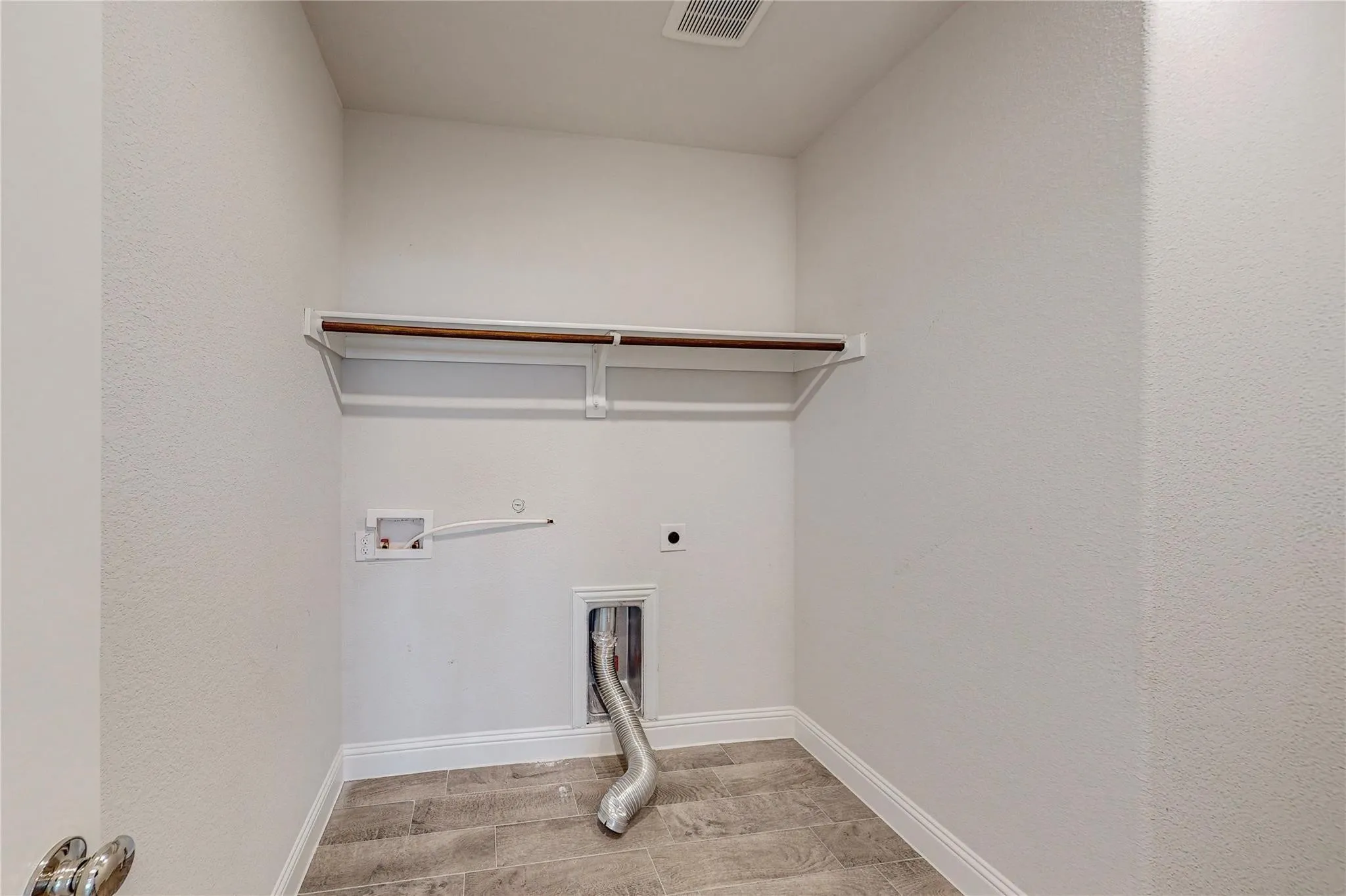 Single Family Residence For Rent in Collin County , 961 Waterview Drive, Prosper, Texas 75078, 4 Bedroom, 4 Bathroom, 2 Garage spaces, 2,514 Sqft, built in 2020, mls#21349212, Real Estate Agent in Prosper, Homes For Rent in Collin county, Homes For Rent in Prosper, Realtor in Prosper Texas, Real Estate Brokerage Independent Realty Texas, Luminita Cordes Realtor