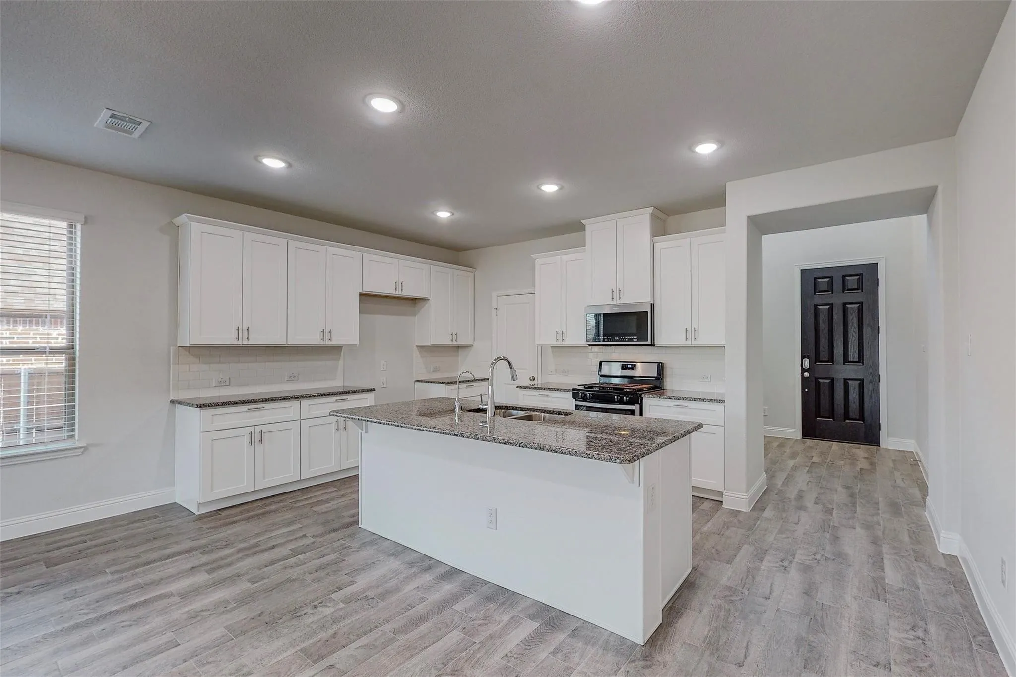Single Family Residence For Rent in Collin County , 961 Waterview Drive, Prosper, Texas 75078, 4 Bedroom, 4 Bathroom, 2 Garage spaces, 2,514 Sqft, built in 2020, mls#21349212, Real Estate Agent in Prosper, Homes For Rent in Collin county, Homes For Rent in Prosper, Realtor in Prosper Texas, Real Estate Brokerage Independent Realty Texas, Luminita Cordes Realtor