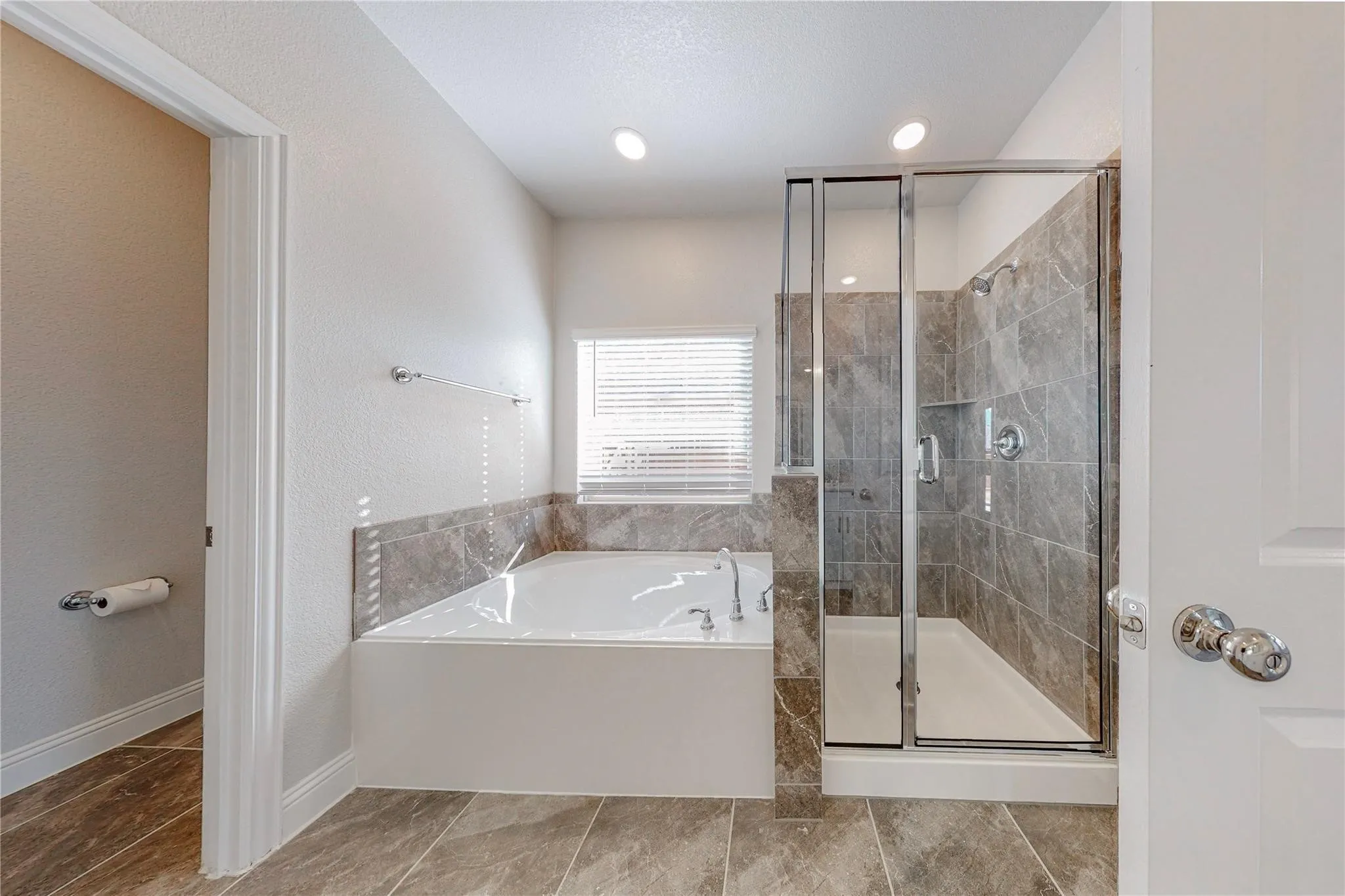 Single Family Residence For Rent in Collin County , 961 Waterview Drive, Prosper, Texas 75078, 4 Bedroom, 4 Bathroom, 2 Garage spaces, 2,514 Sqft, built in 2020, mls#21349212, Real Estate Agent in Prosper, Homes For Rent in Collin county, Homes For Rent in Prosper, Realtor in Prosper Texas, Real Estate Brokerage Independent Realty Texas, Luminita Cordes Realtor