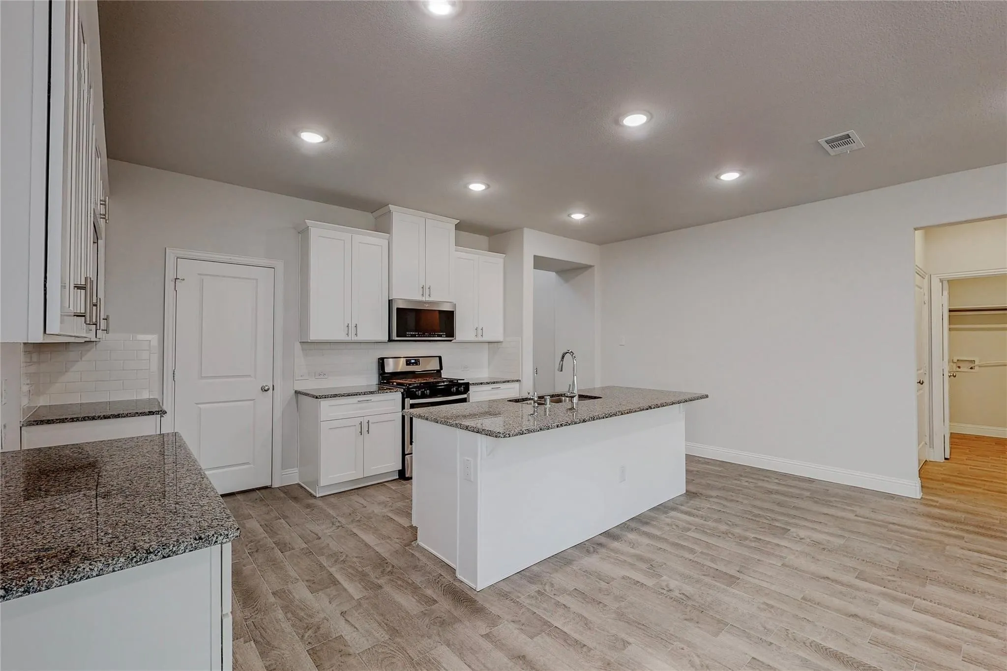 Single Family Residence For Rent in Collin County , 961 Waterview Drive, Prosper, Texas 75078, 4 Bedroom, 4 Bathroom, 2 Garage spaces, 2,514 Sqft, built in 2020, mls#21349212, Real Estate Agent in Prosper, Homes For Rent in Collin county, Homes For Rent in Prosper, Realtor in Prosper Texas, Real Estate Brokerage Independent Realty Texas, Luminita Cordes Realtor