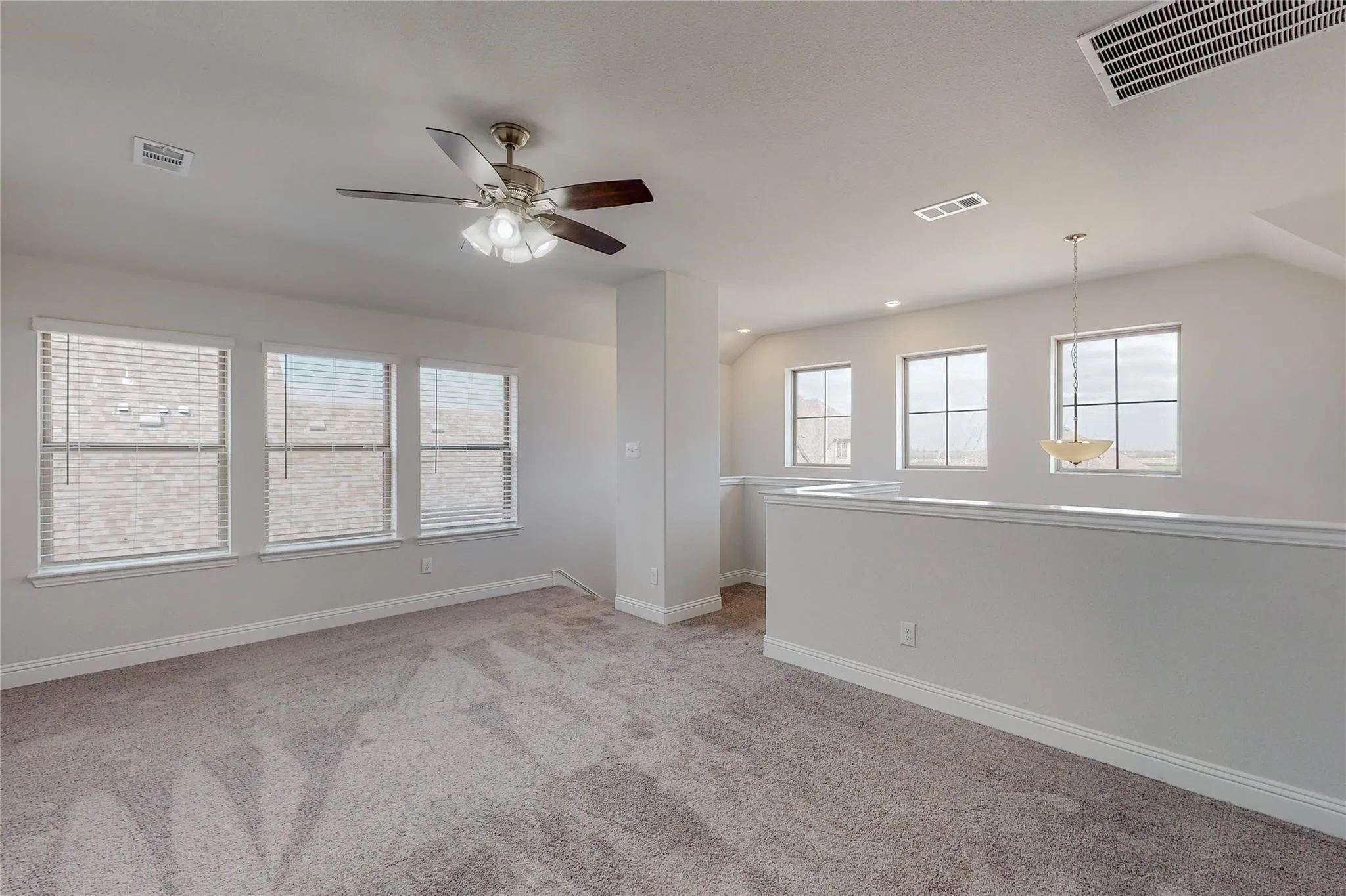 Single Family Residence For Rent in Collin County , 961 Waterview Drive, Prosper, Texas 75078, 4 Bedroom, 4 Bathroom, 2 Garage spaces, 2,514 Sqft, built in 2020, mls#21349212, Real Estate Agent in Prosper, Homes For Rent in Collin county, Homes For Rent in Prosper, Realtor in Prosper Texas, Real Estate Brokerage Independent Realty Texas, Luminita Cordes Realtor