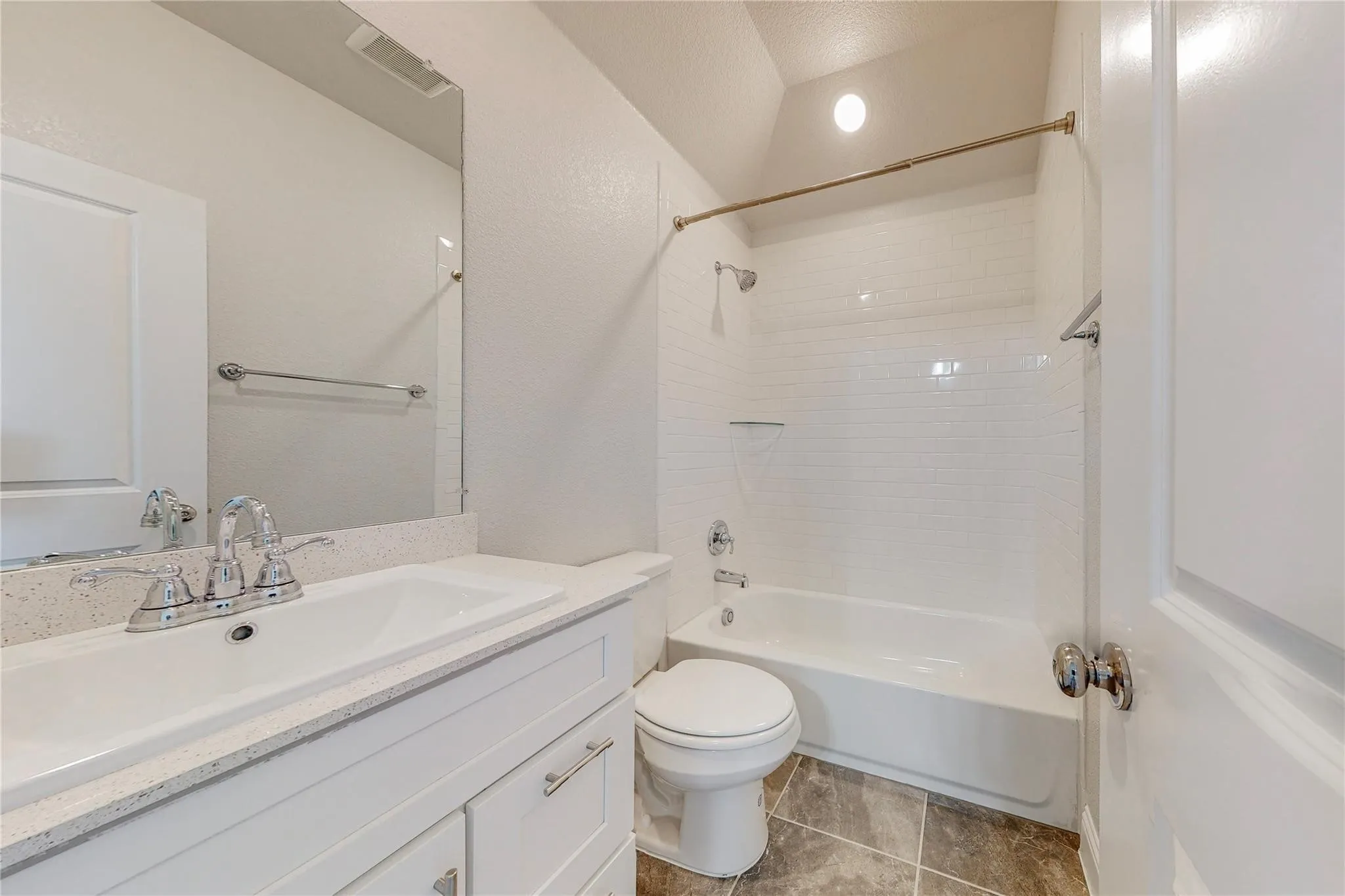 Single Family Residence For Rent in Collin County , 961 Waterview Drive, Prosper, Texas 75078, 4 Bedroom, 4 Bathroom, 2 Garage spaces, 2,514 Sqft, built in 2020, mls#21349212, Real Estate Agent in Prosper, Homes For Rent in Collin county, Homes For Rent in Prosper, Realtor in Prosper Texas, Real Estate Brokerage Independent Realty Texas, Luminita Cordes Realtor