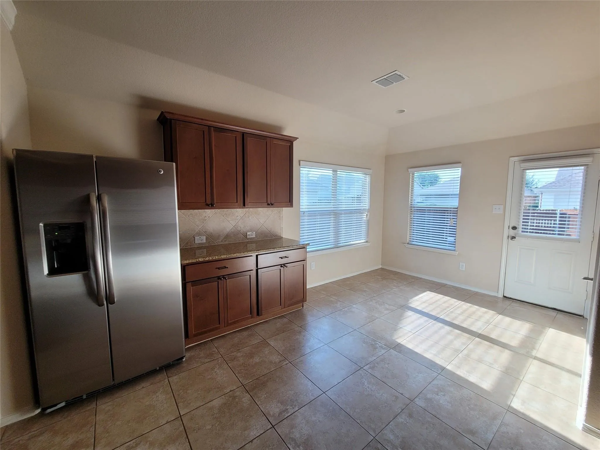 Single Family Residence For Rent in Denton County , 8913 Eastwood Avenue, Cross Roads, Texas 76227, 4 Bedroom, 2 Bathroom, 2 Garage spaces, 1,557 Sqft, built in 2012, mls#21349362, Real Estate Agent in Cross Roads, Homes For Rent in Denton county, Homes For Rent in Cross Roads, Realtor in Cross Roads Texas, Real Estate Brokerage Independent Realty Texas, Luminita Cordes Realtor