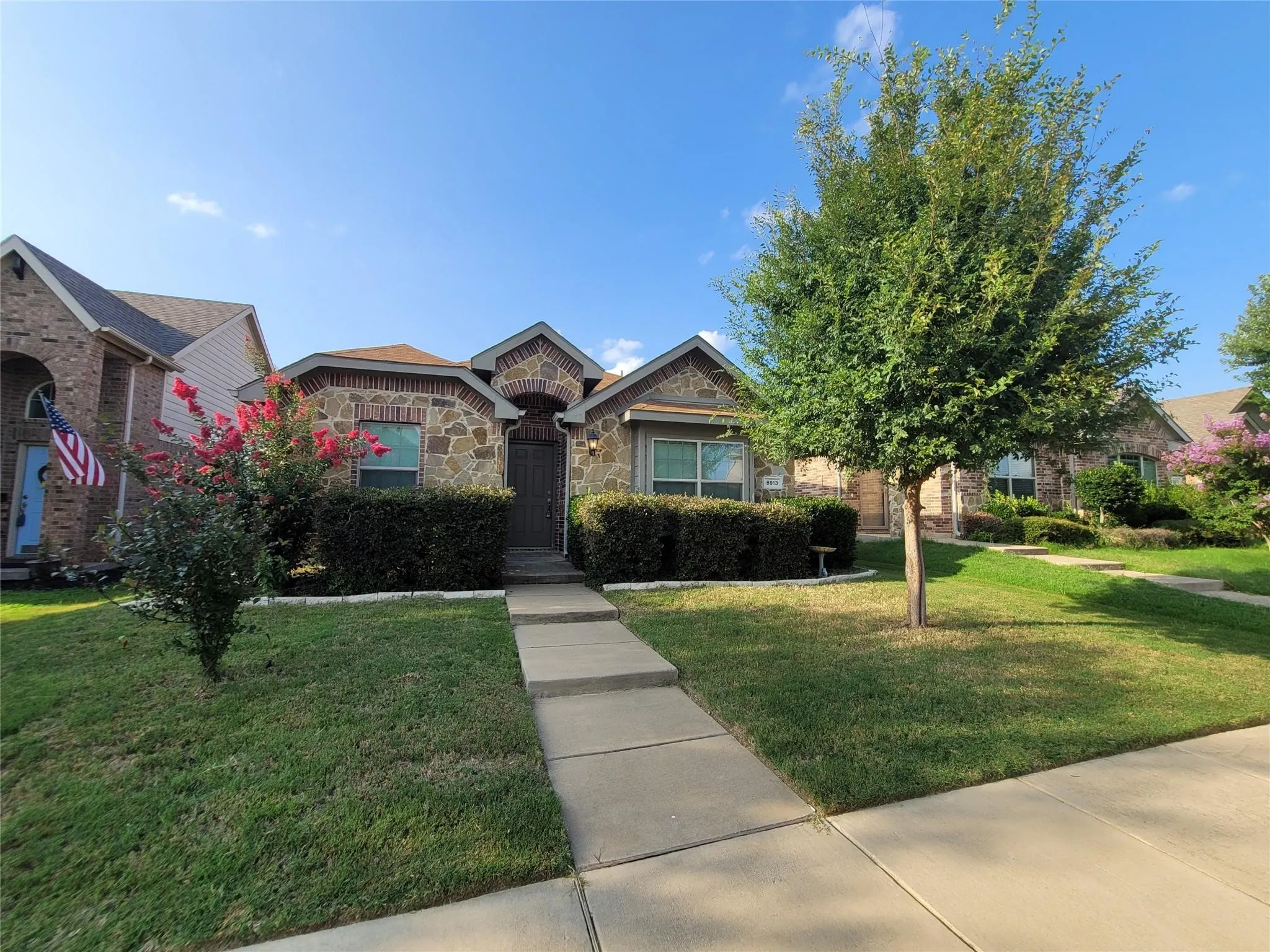 Single Family Residence For Rent