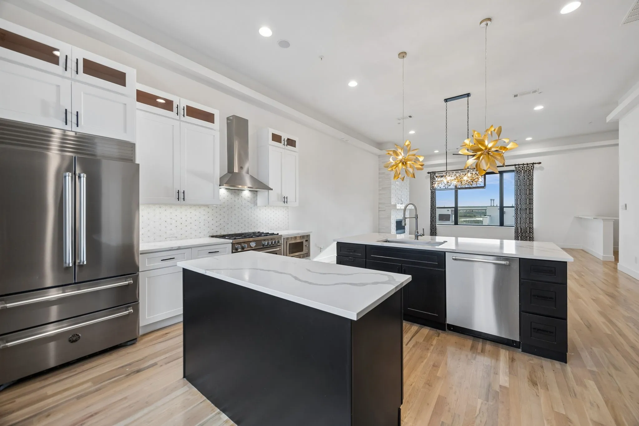 Townhouse For Sale in Denton County , 4948 Blaynes View, The Colony, Texas 75056, 4 Bedroom, 6 Bathroom, 2 Garage spaces, 3,418 Sqft, built in 2022, Price $1,049,900, mls#21319325, Real Estate Agent in The Colony, Homes For Sale in Denton county, Homes For Sale in The Colony, Realtor in The Colony Texas, Real Estate Brokerage Independent Realty Texas, Luminita Cordes Realtor