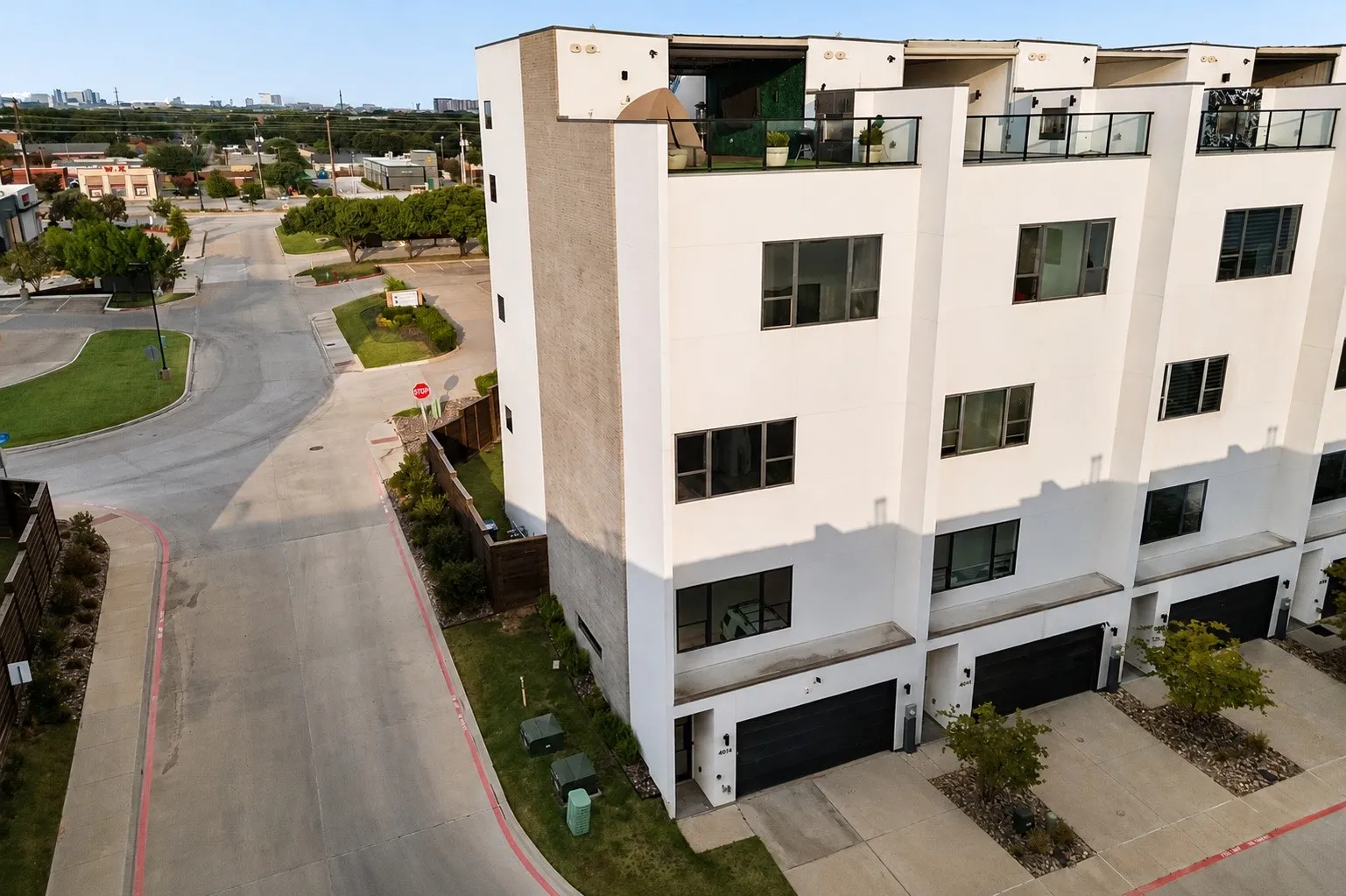 Townhouse For Sale in Denton County , 4948 Blaynes View, The Colony, Texas 75056, 4 Bedroom, 6 Bathroom, 2 Garage spaces, 3,418 Sqft, built in 2022, Price $1,049,900, mls#21319325, Real Estate Agent in The Colony, Homes For Sale in Denton county, Homes For Sale in The Colony, Realtor in The Colony Texas, Real Estate Brokerage Independent Realty Texas, Luminita Cordes Realtor